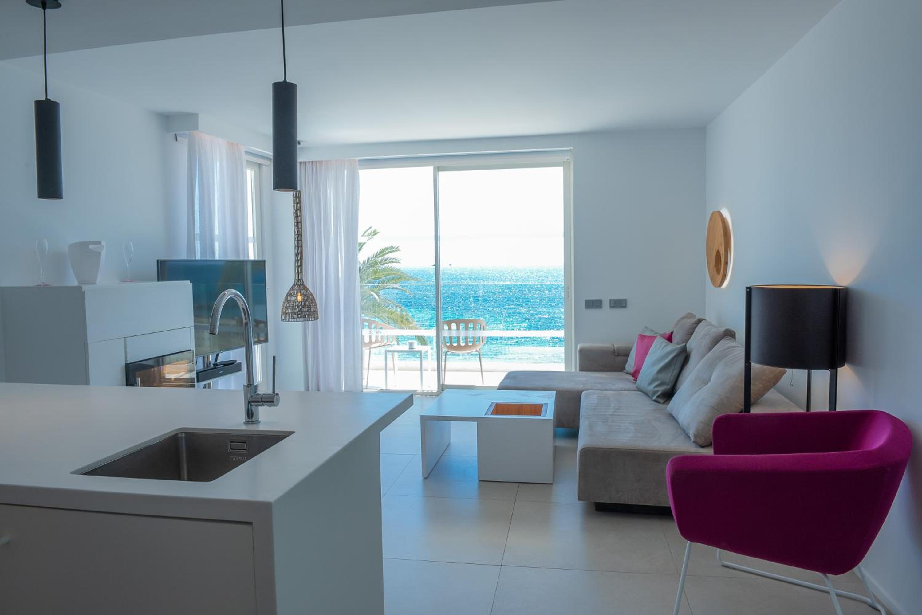 Estudio con vista al mar y acceso a la piscina at One Ibiza Suites Estudio con vista al mar y acceso a la piscina at One Ibiza Suites