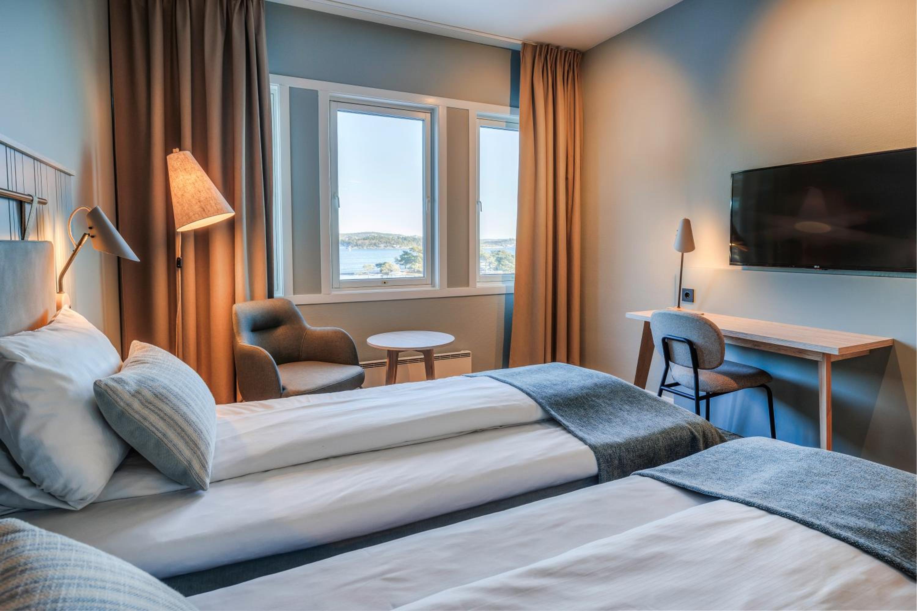 Standard Twin Room - Photo 3
