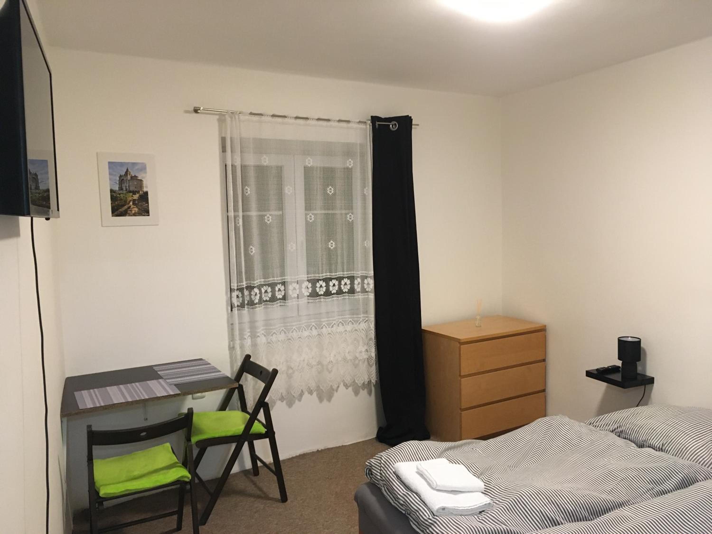 One-Bedroom Apartment photo 1