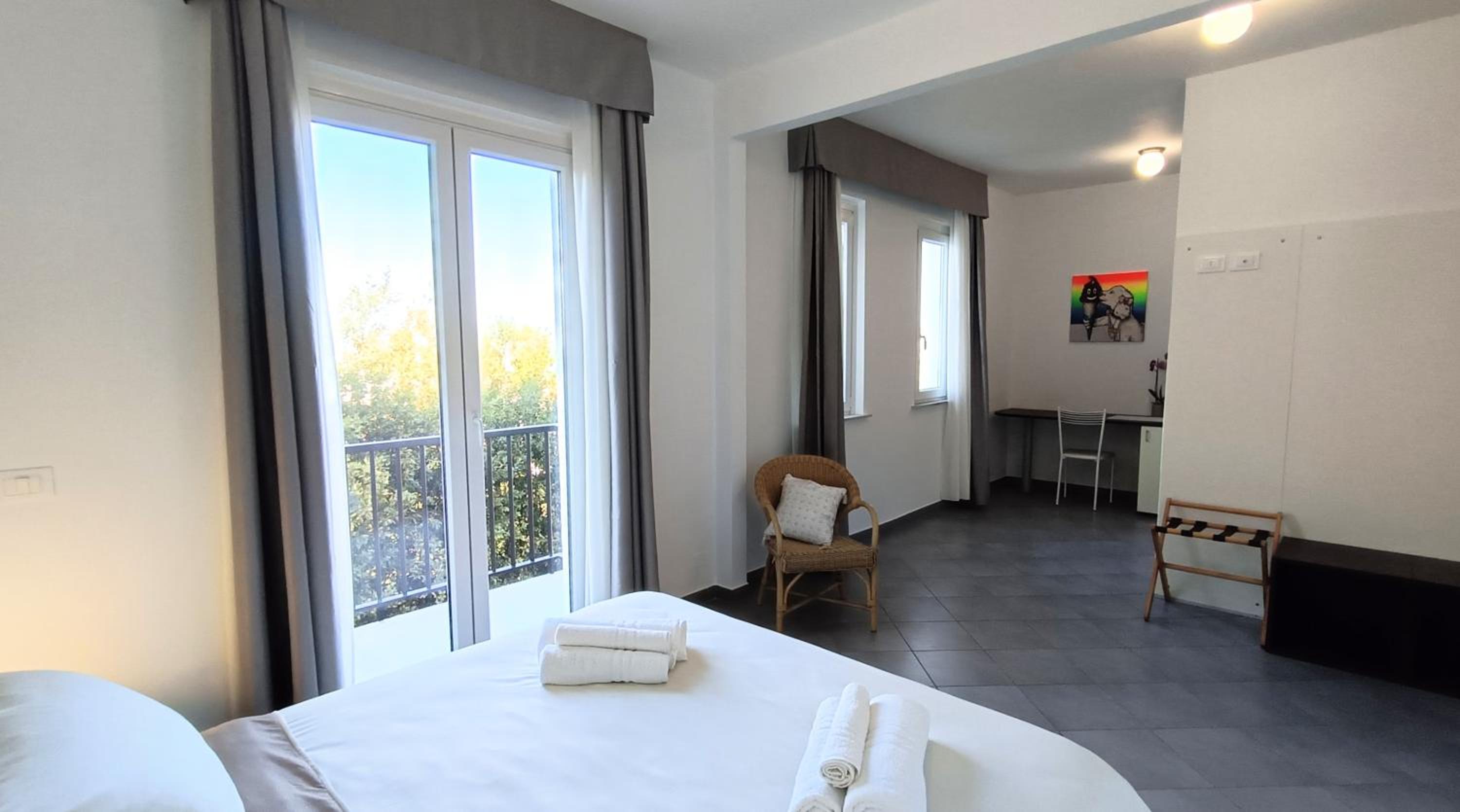 Deluxe Double Room photo 2