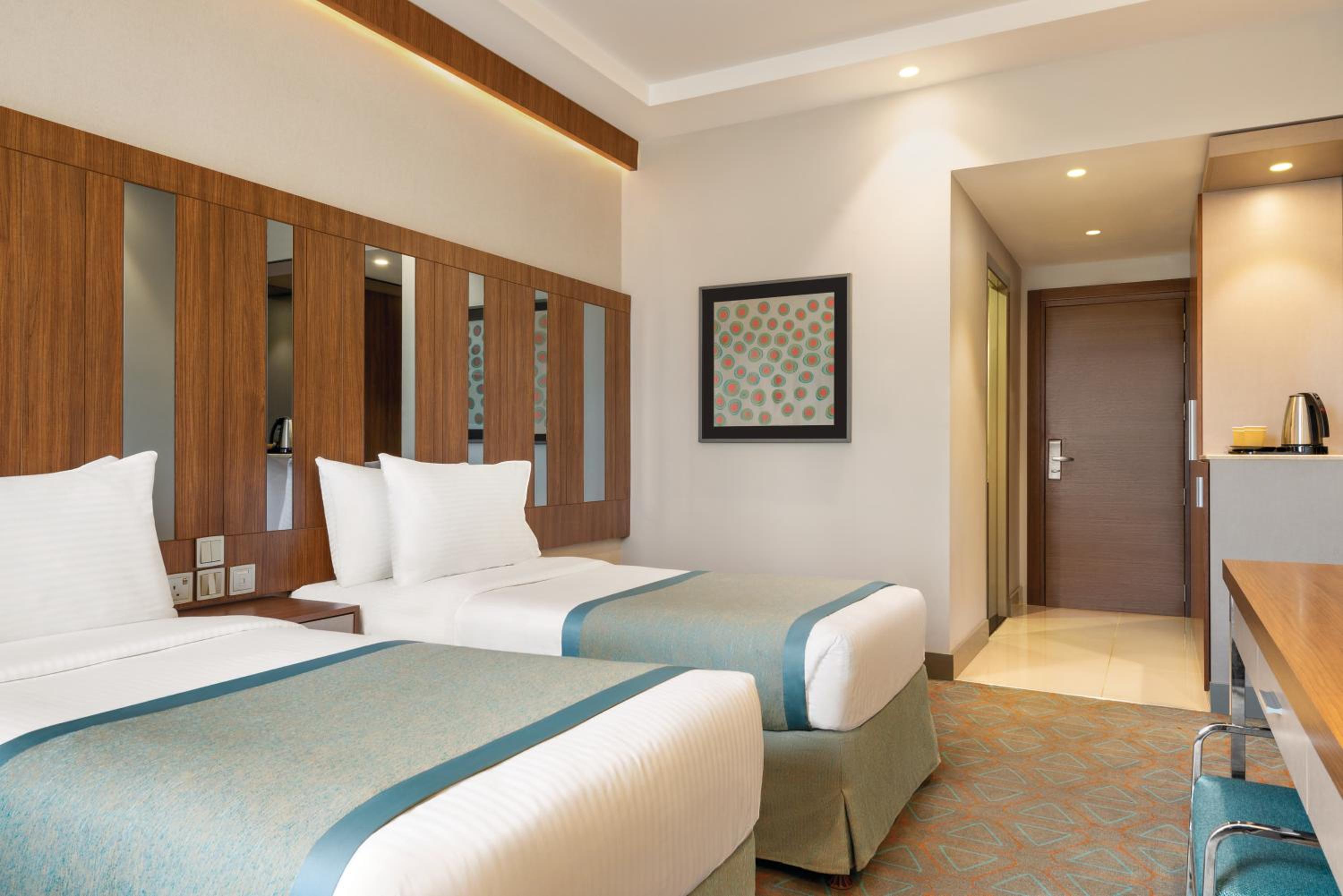 Twin Room - Non-Smoking - Photo 3