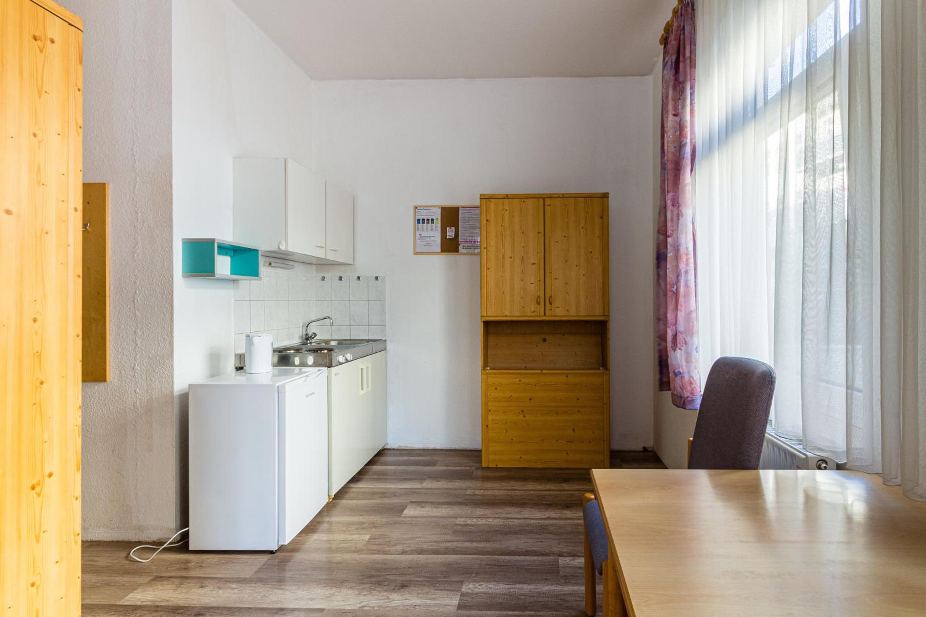 Single Room with Bathroom photo 3