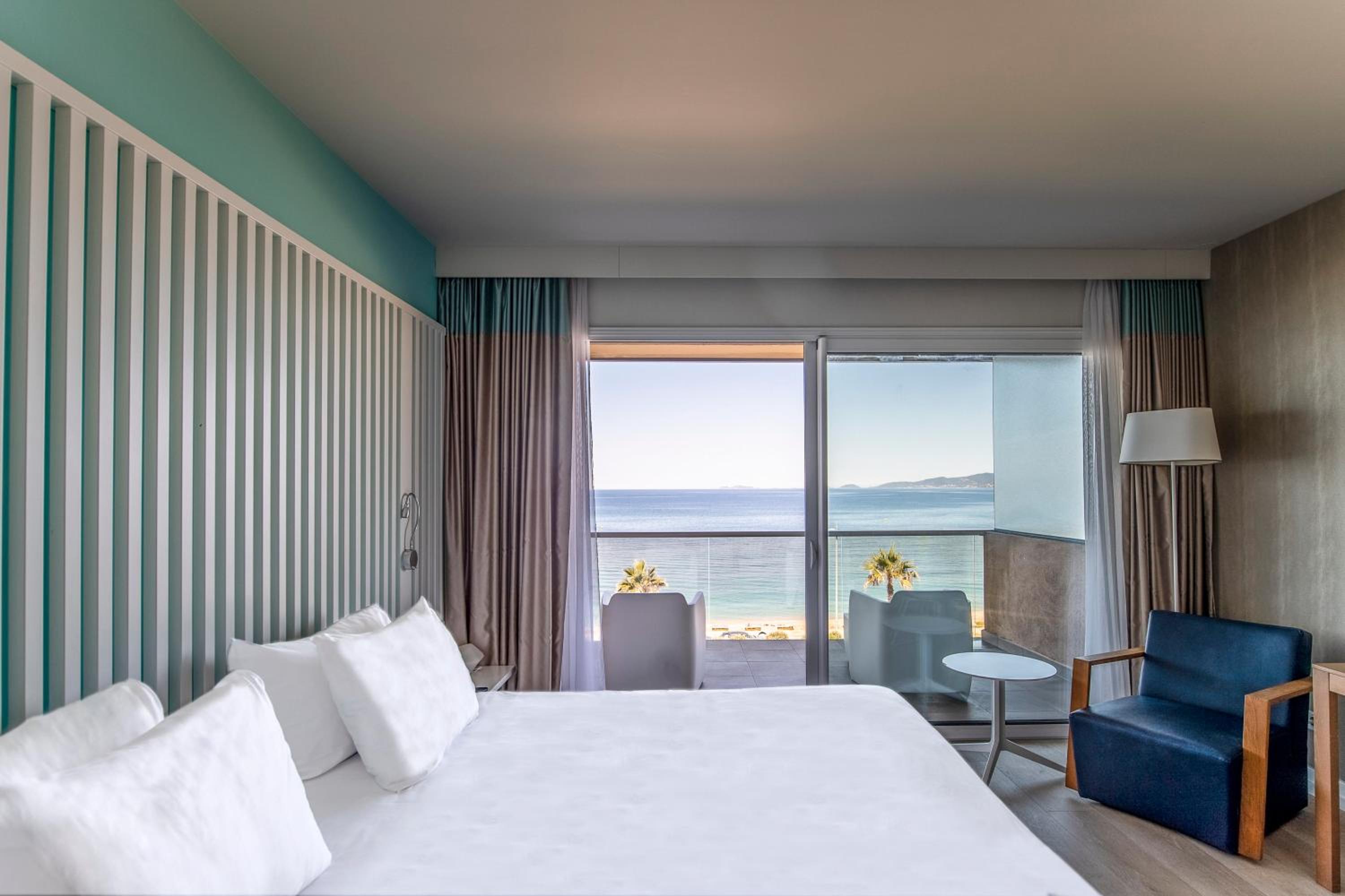 Family Room - Sea View & Balcony - Photo 2
