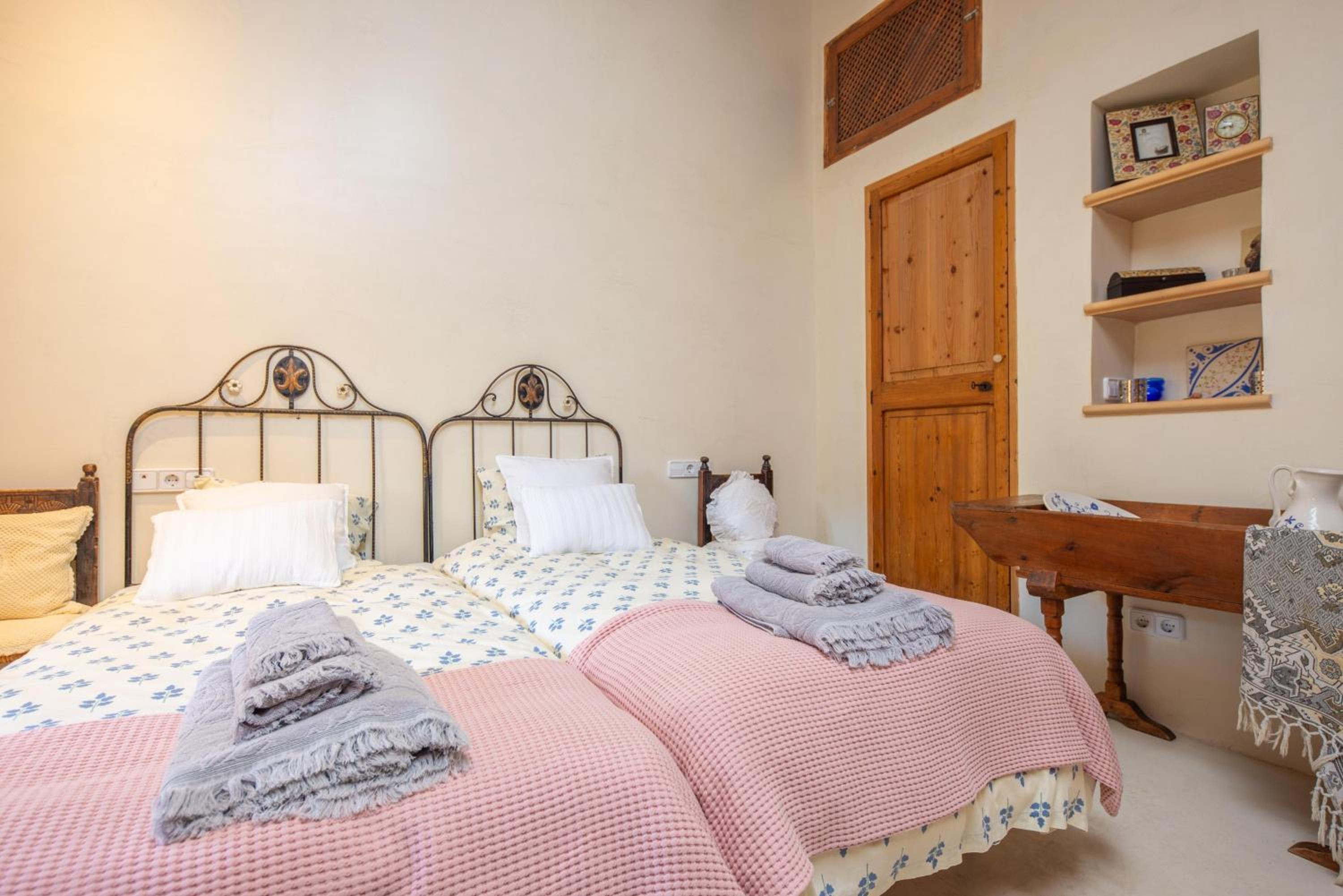 Two-Bedroom House photo 3