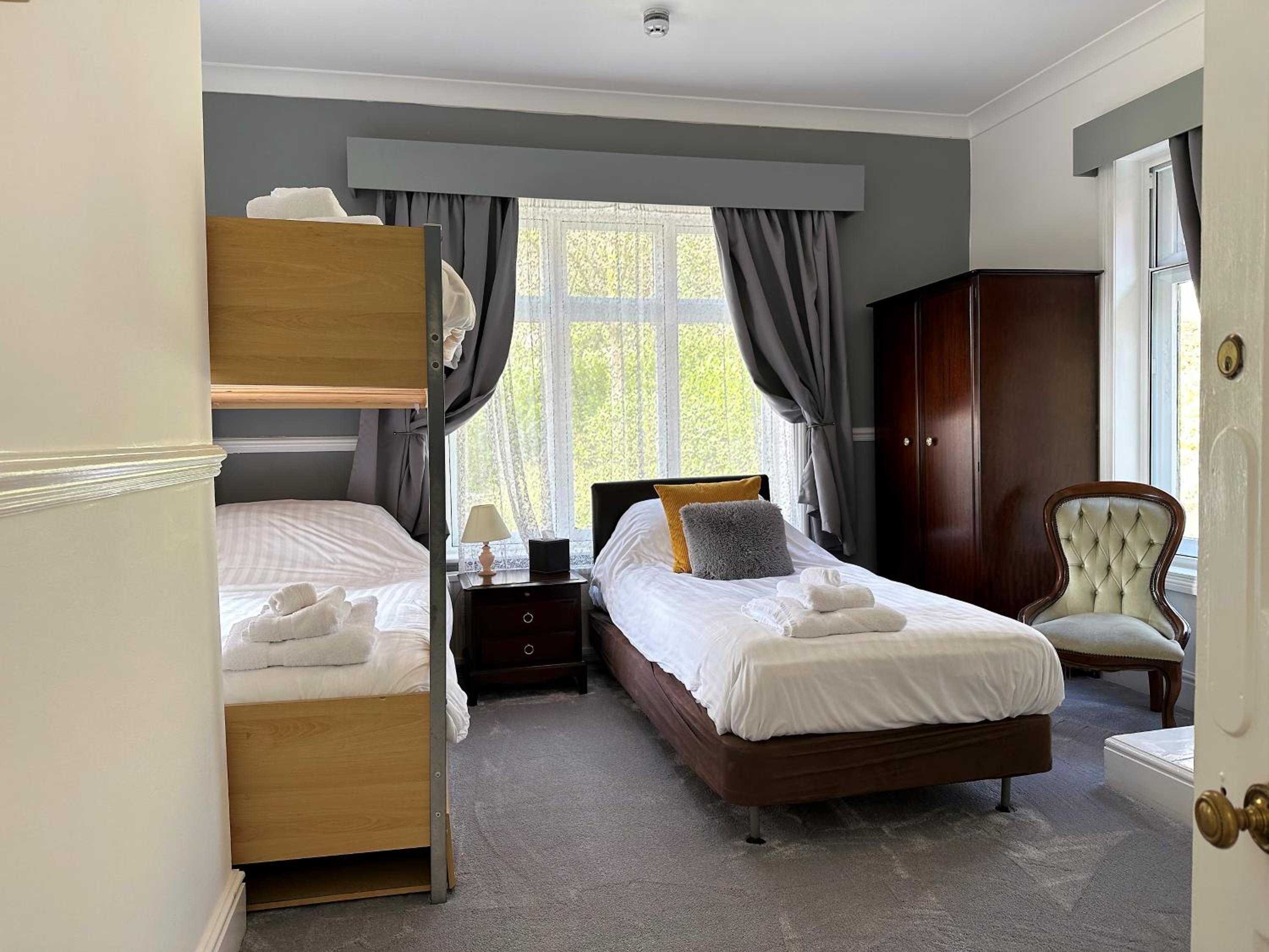 Riverview Family Suite photo 2