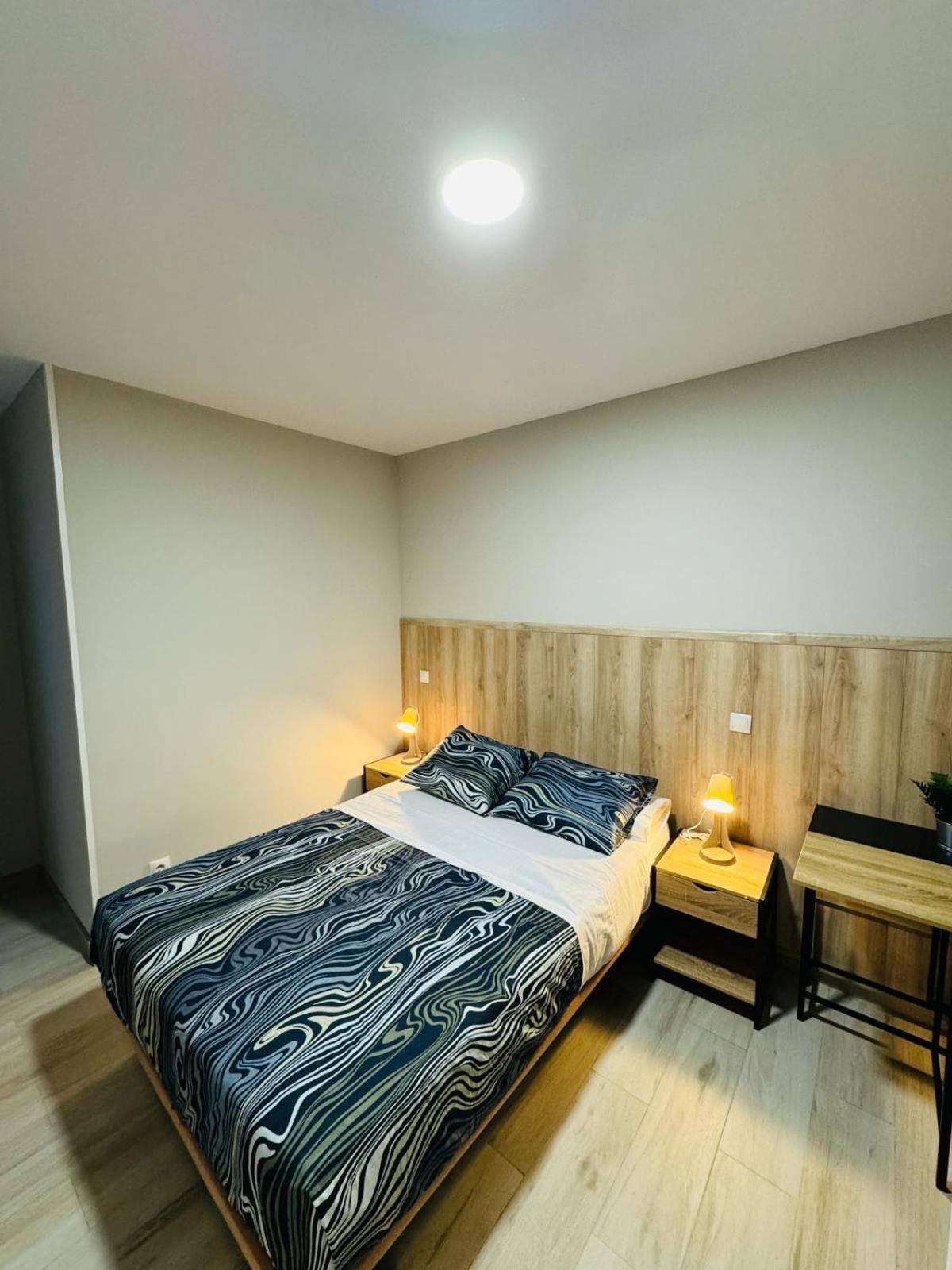 Double Room with Private Bathroom - Photo 7