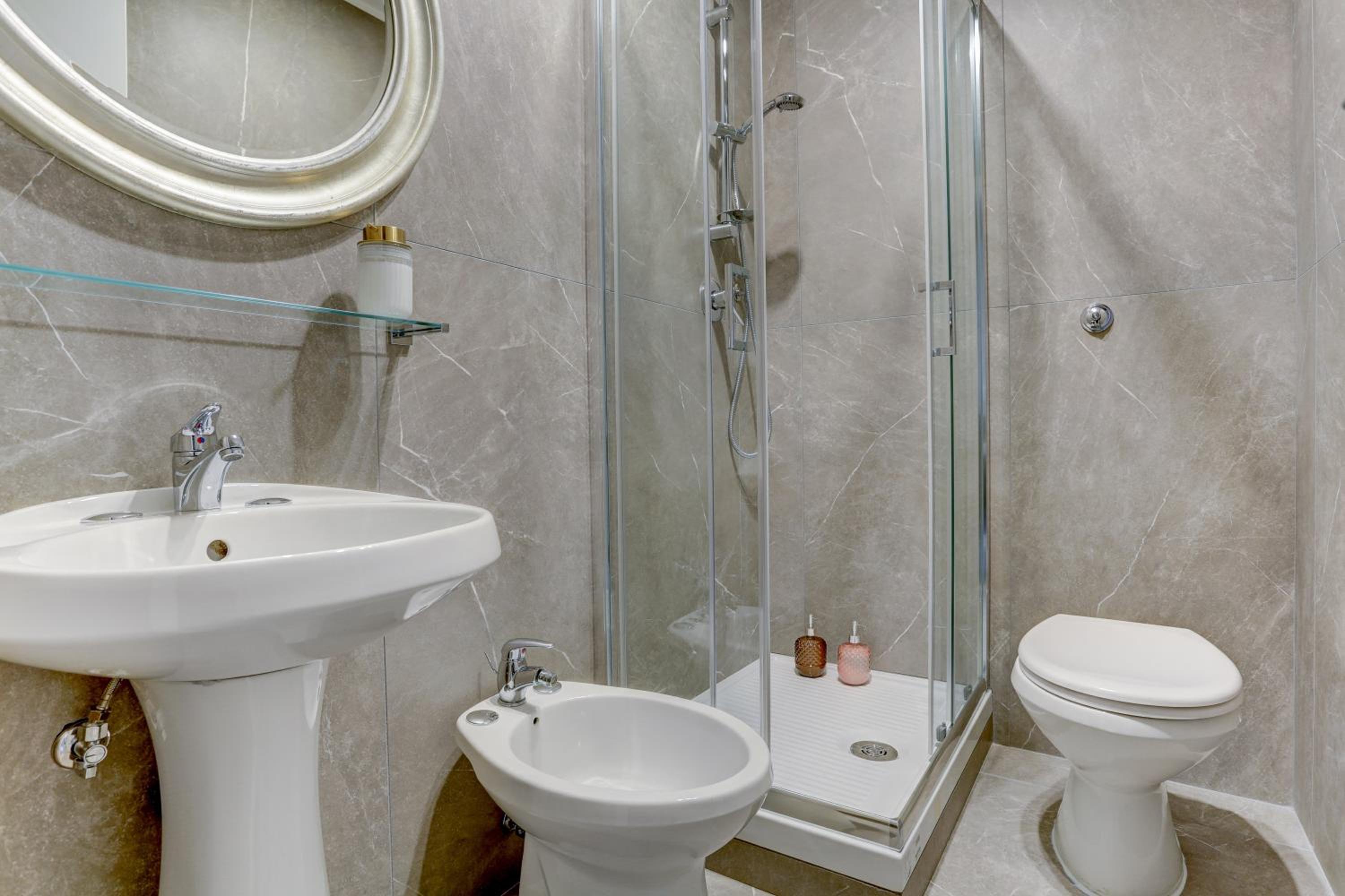 Triple Room with Private Bathroom photo 2