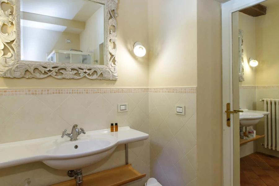 Large Double Room photo 3