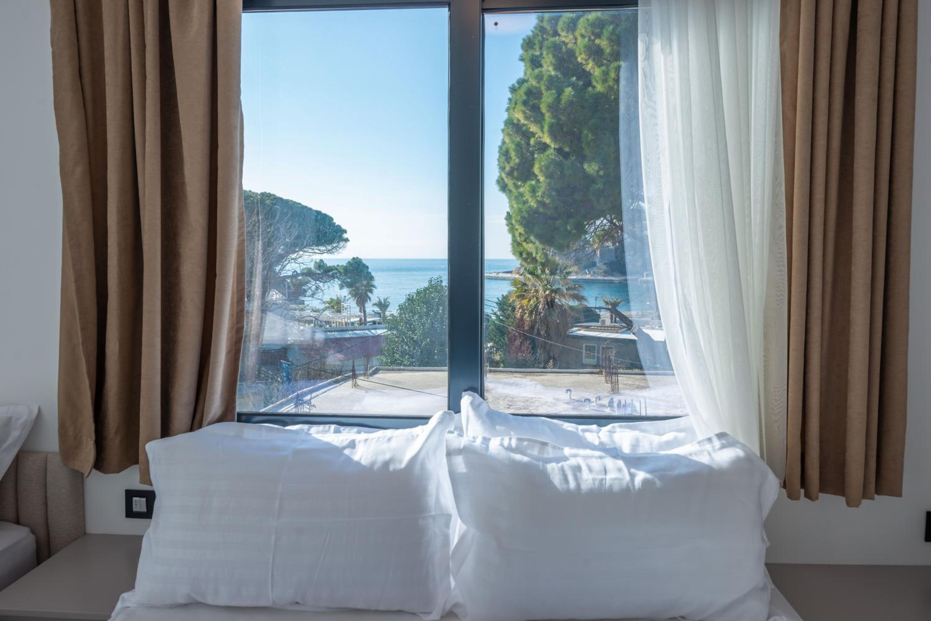 Deluxe Triple Room with Sea View photo 2
