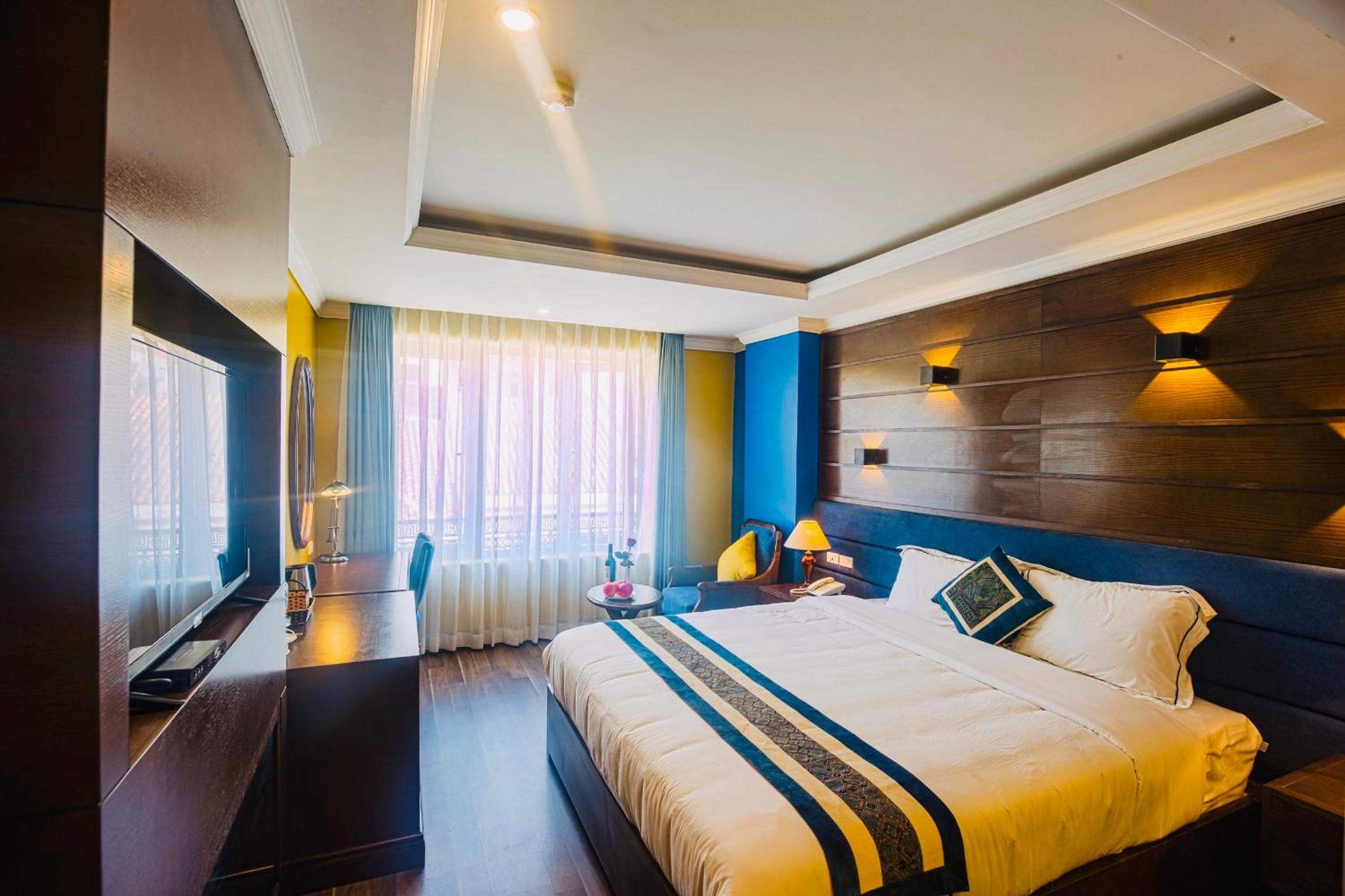 Deluxe King Room