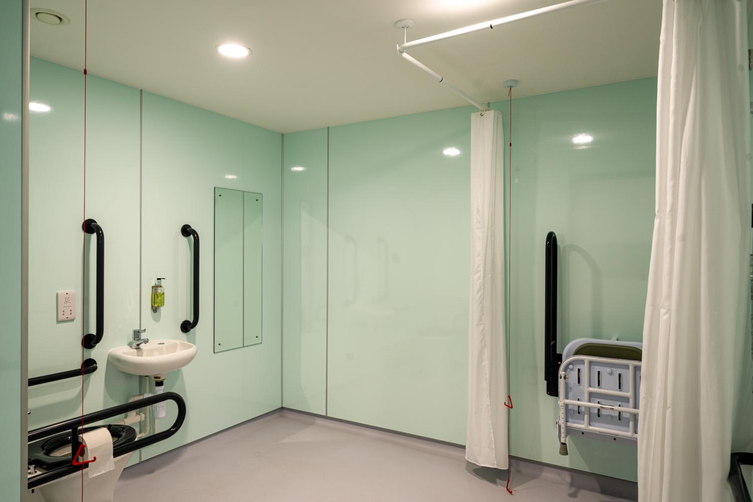 Double Room - Disability Access - Photo 8