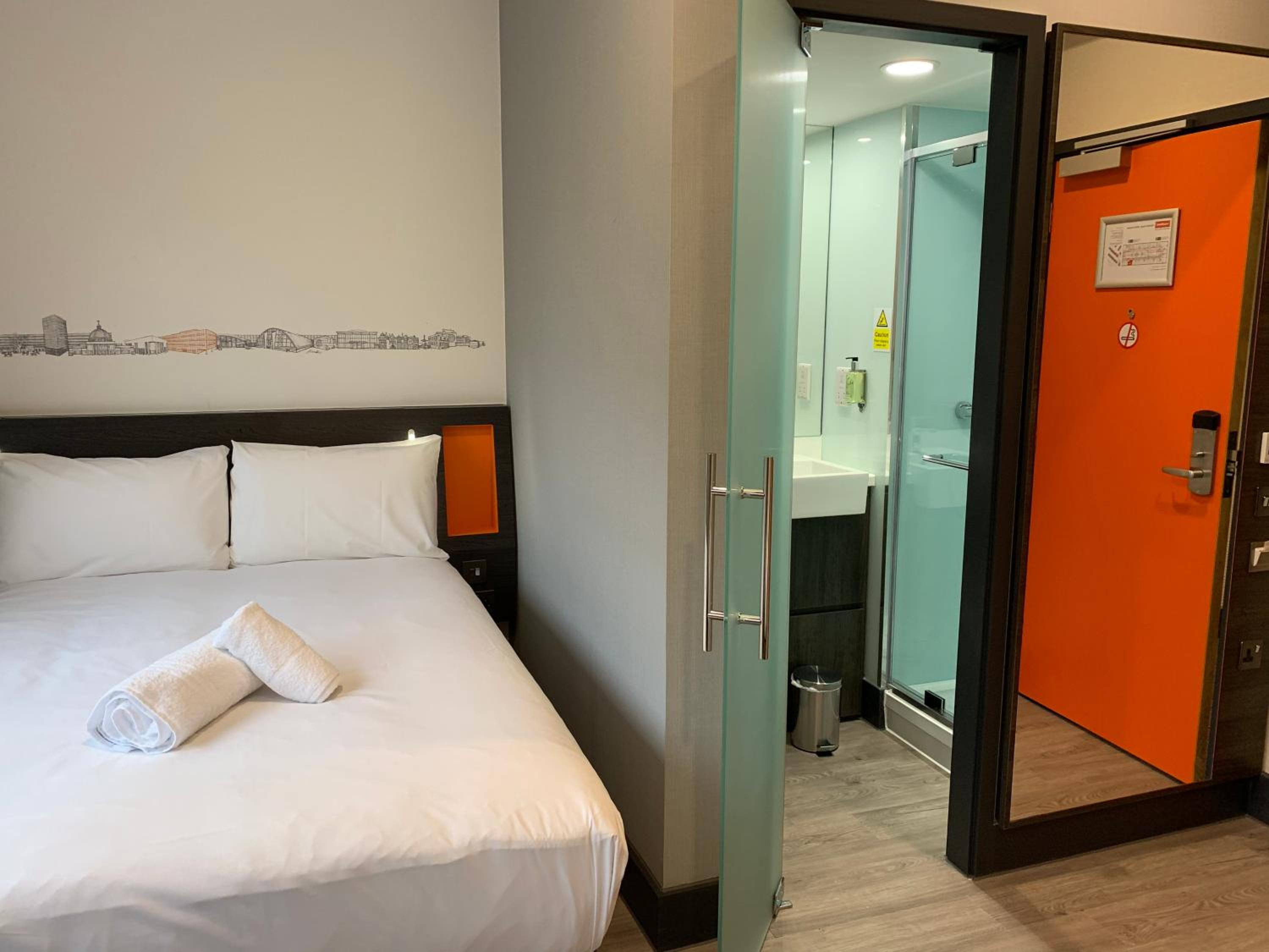 Double Room without Window - Photo 4