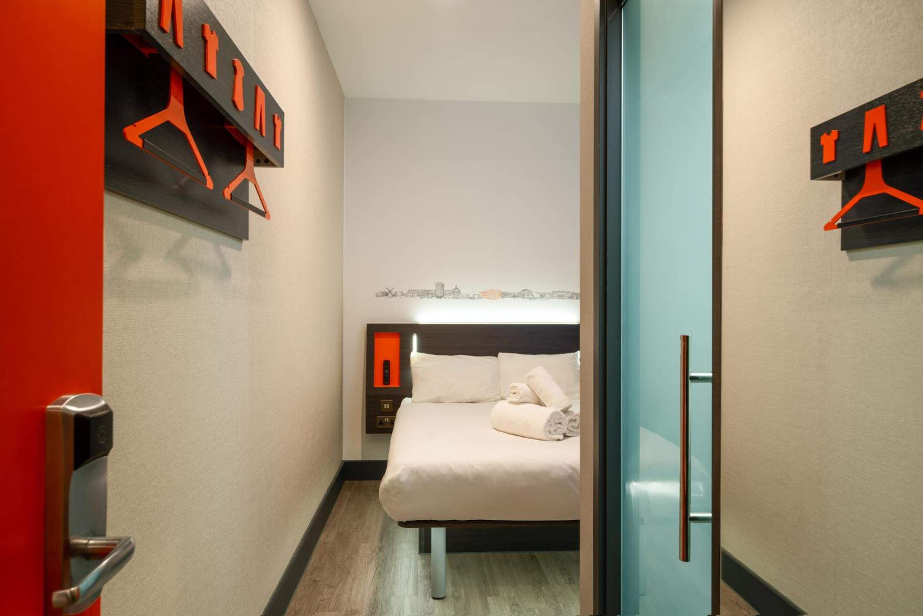Double Room without Window - Photo 7