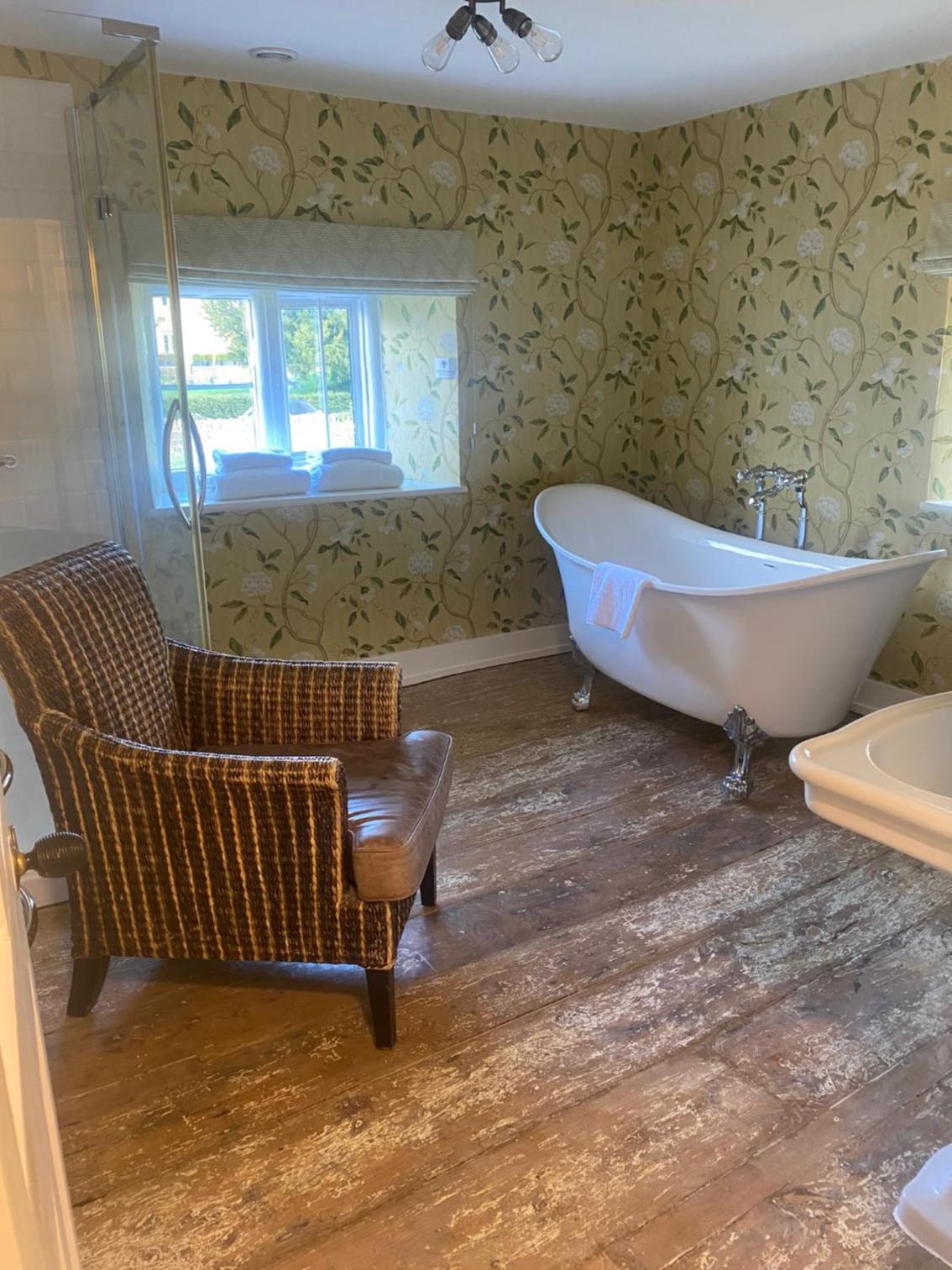 Deluxe Suite - Photo 8