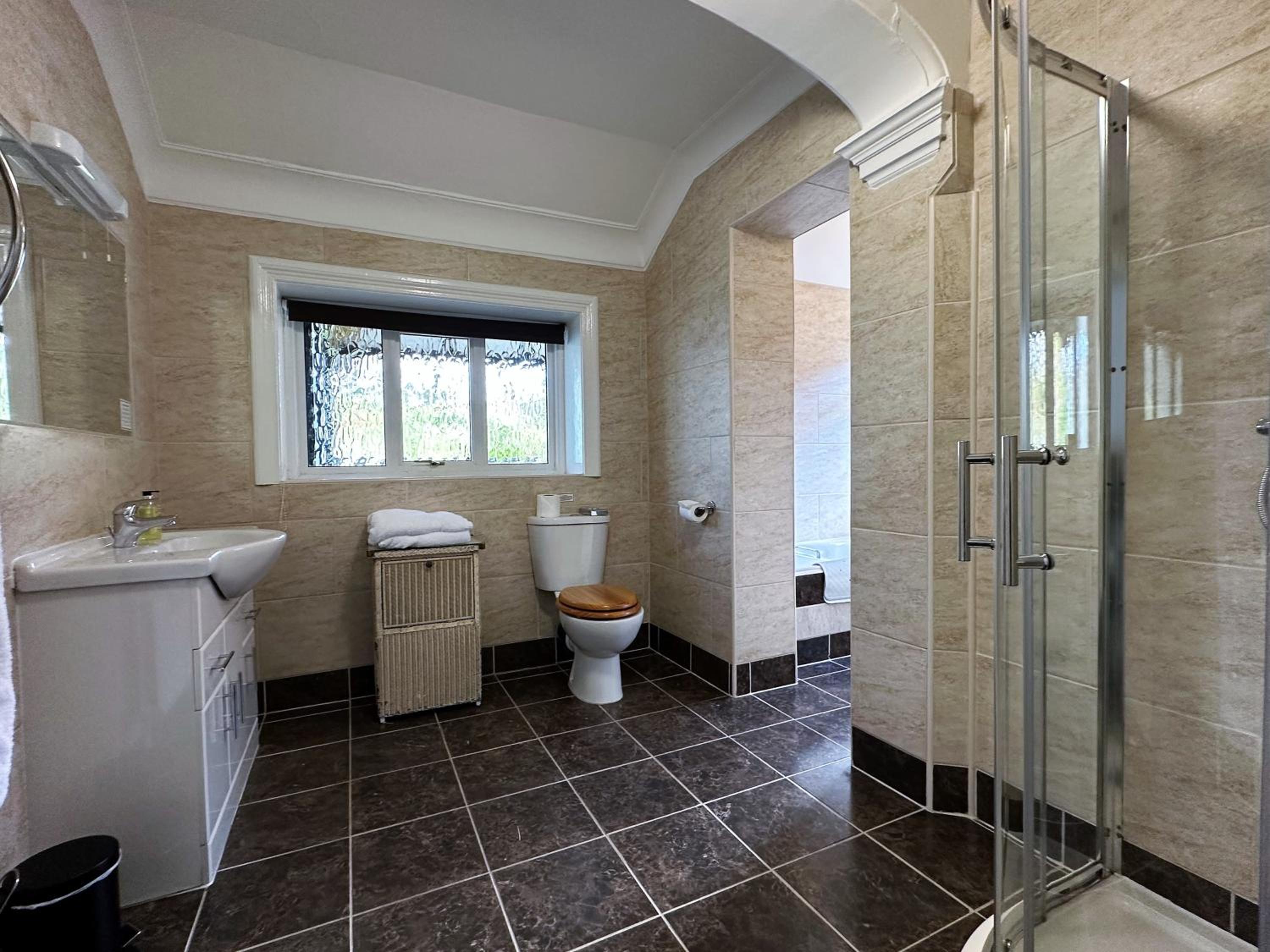 Hot Tub Room: Superking/Twin photo 2