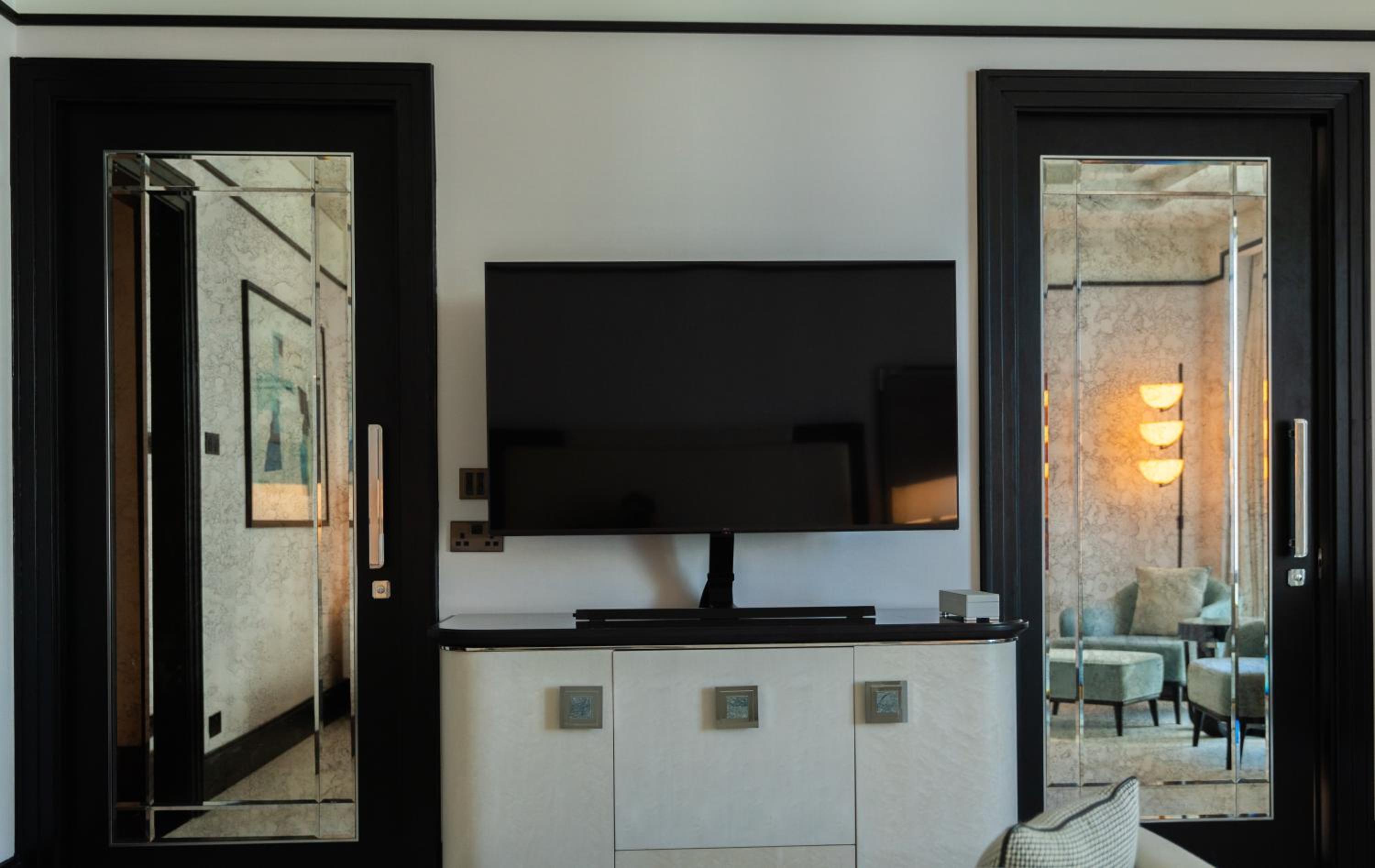 Deluxe King Room - Mobility Access - Photo 3