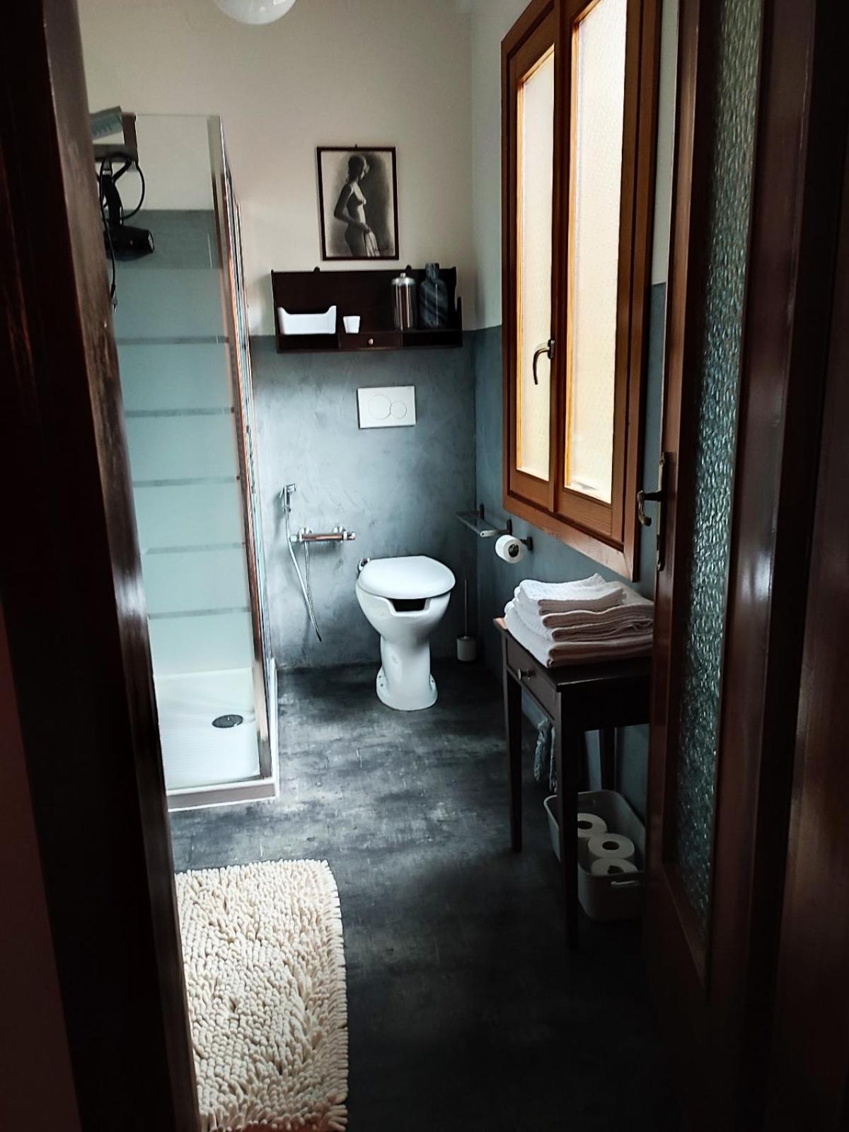 Deluxe Double Room with Shower photo 2