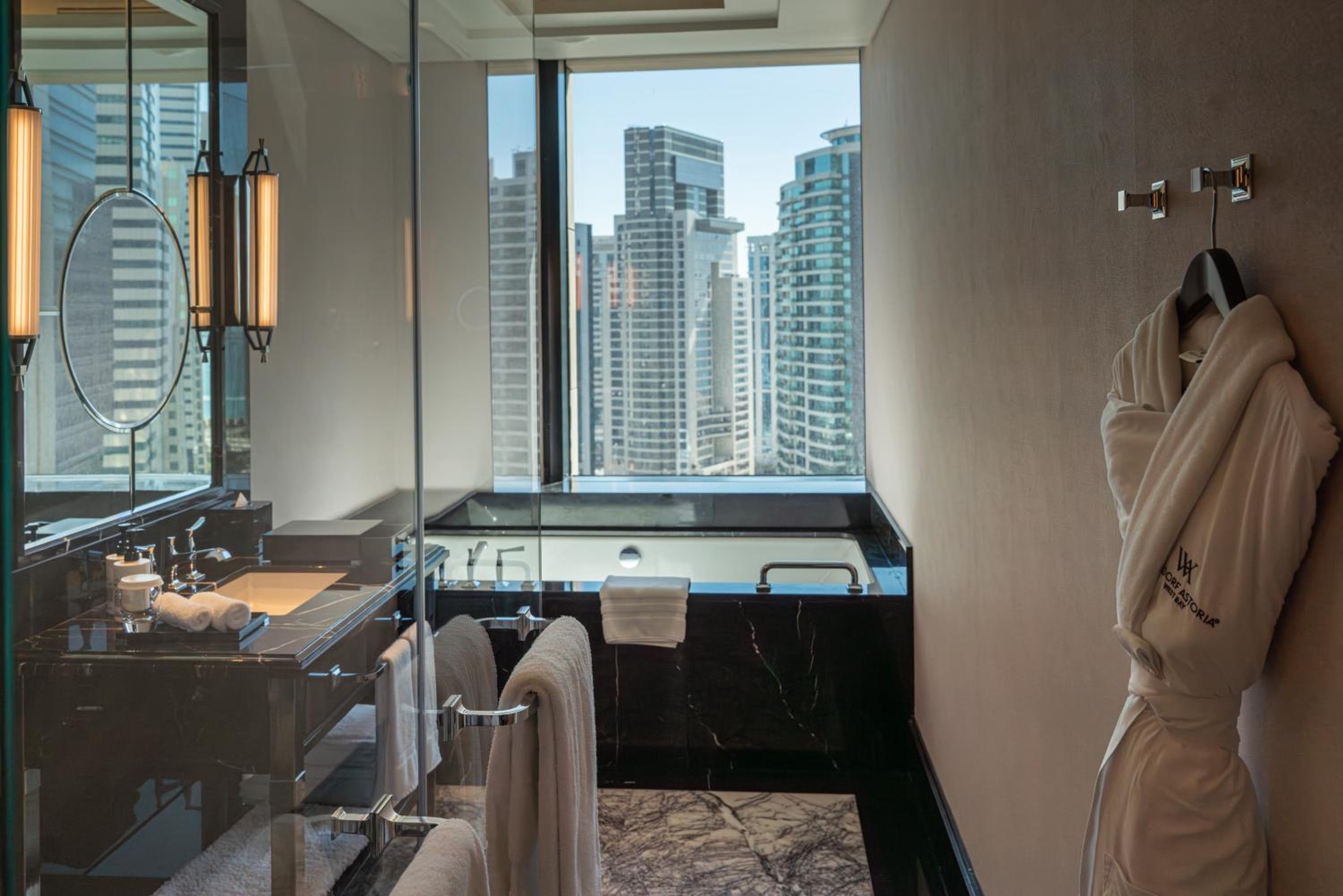 One-Bedroom Deluxe King Suite - Photo 5
