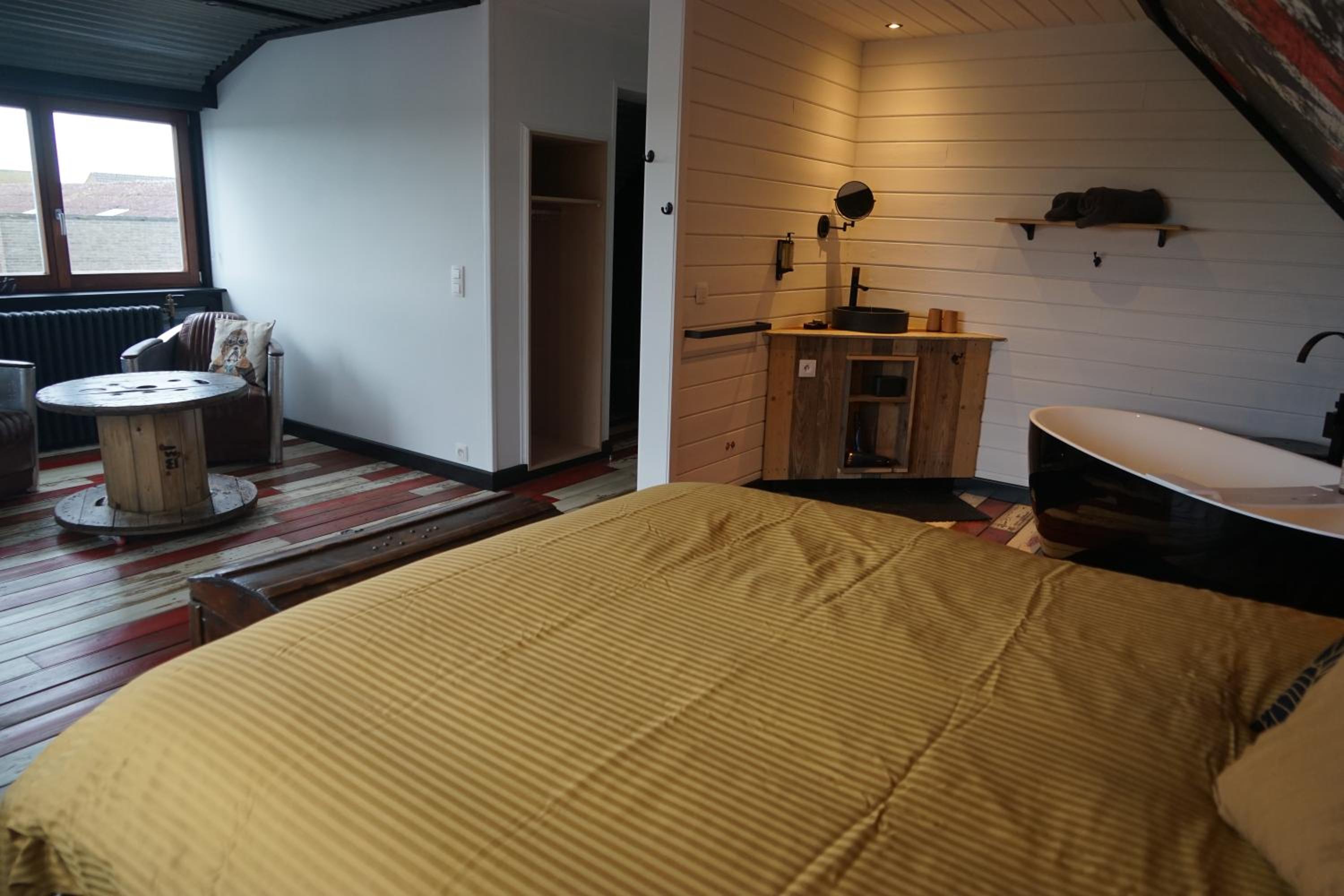 Double Room with Private Bathroom photo 2