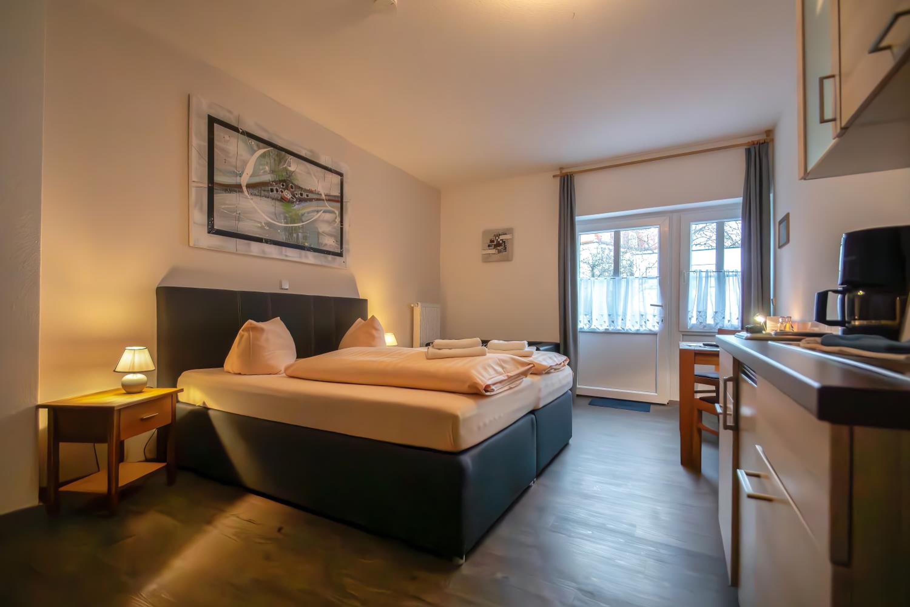 Large Double Room photo 2