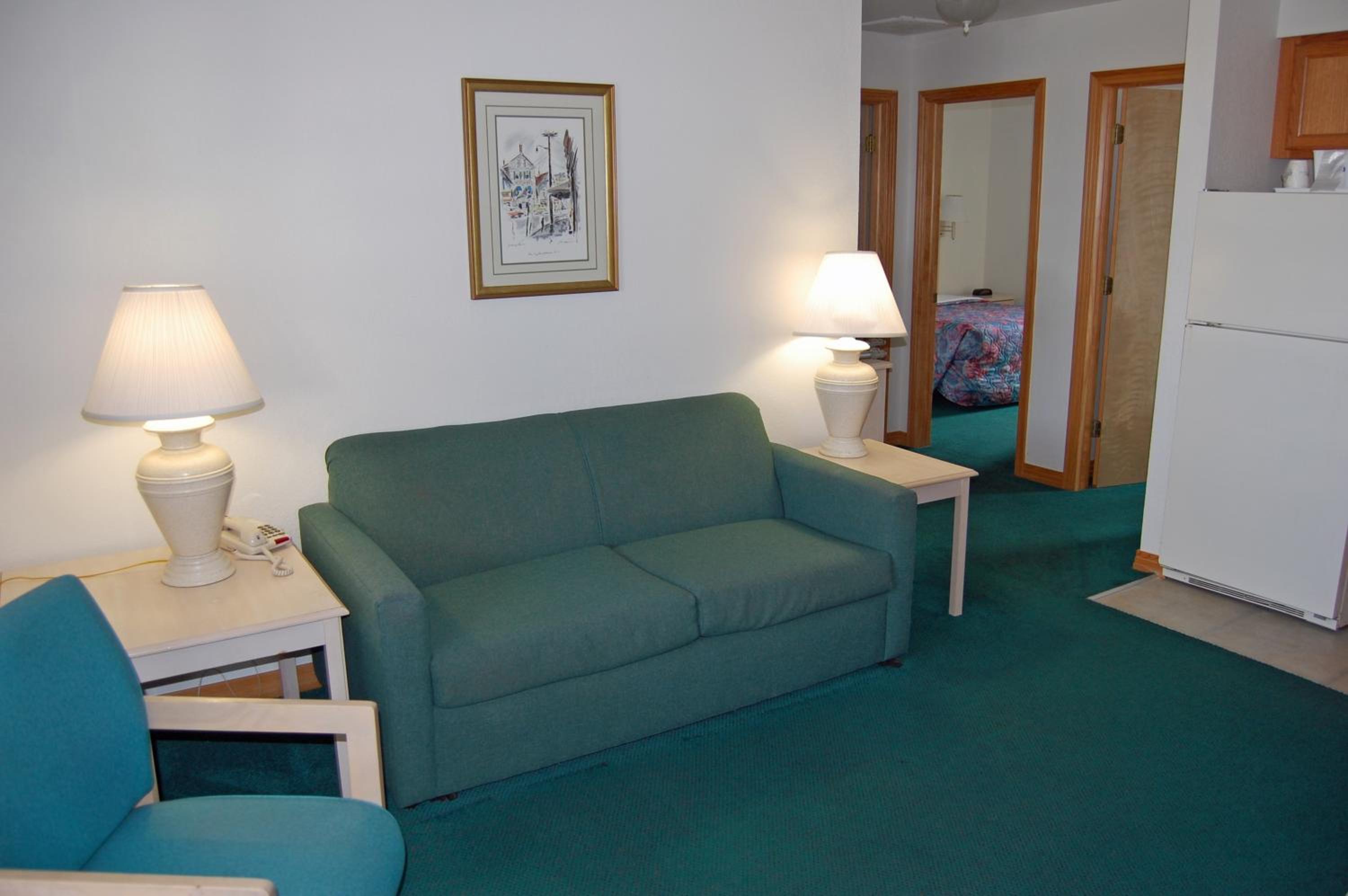 Queen Two-Bedroom Suite - Non-Smoking - Photo 3
