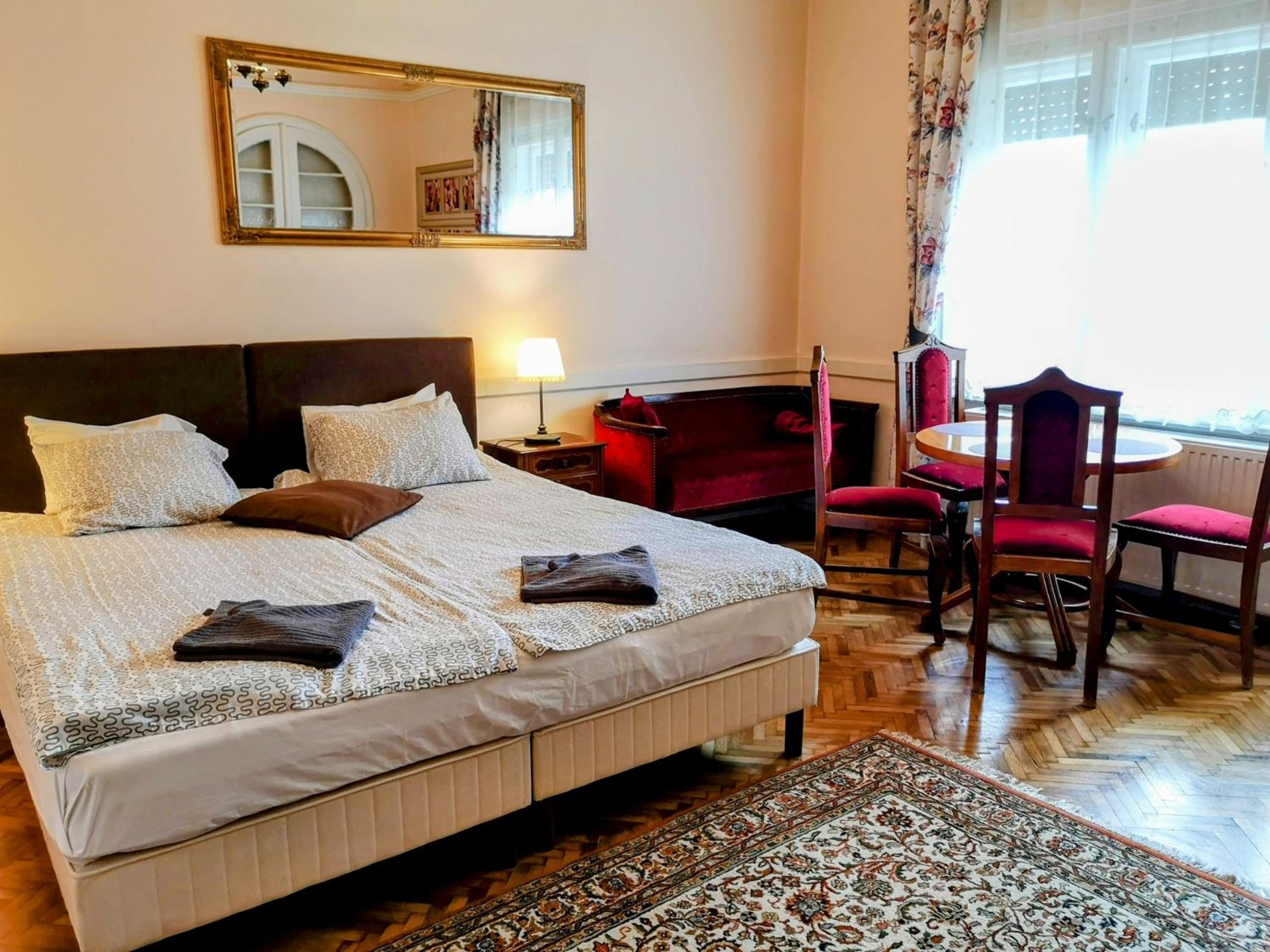 Two-Bedroom Suite - Photo 4