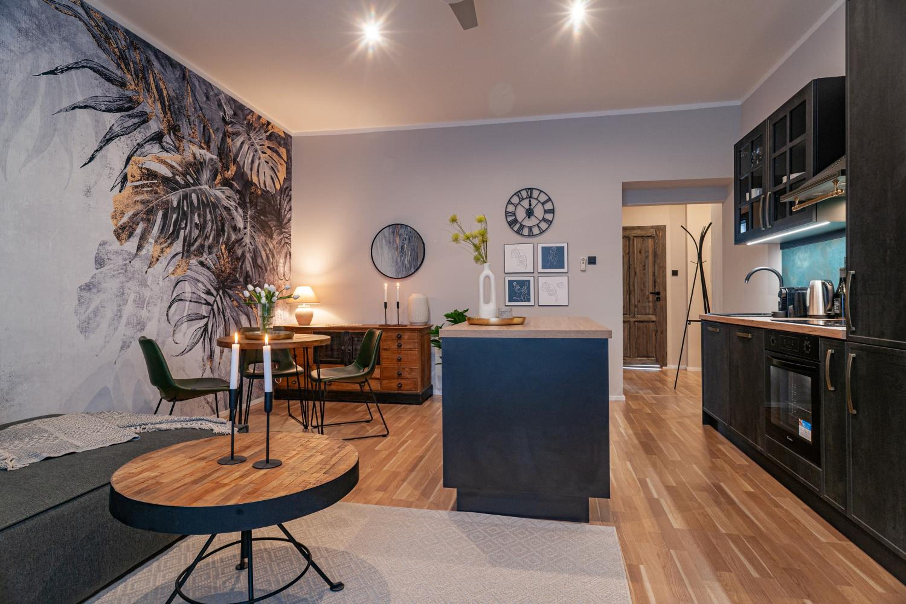 One-Bedroom Apartment