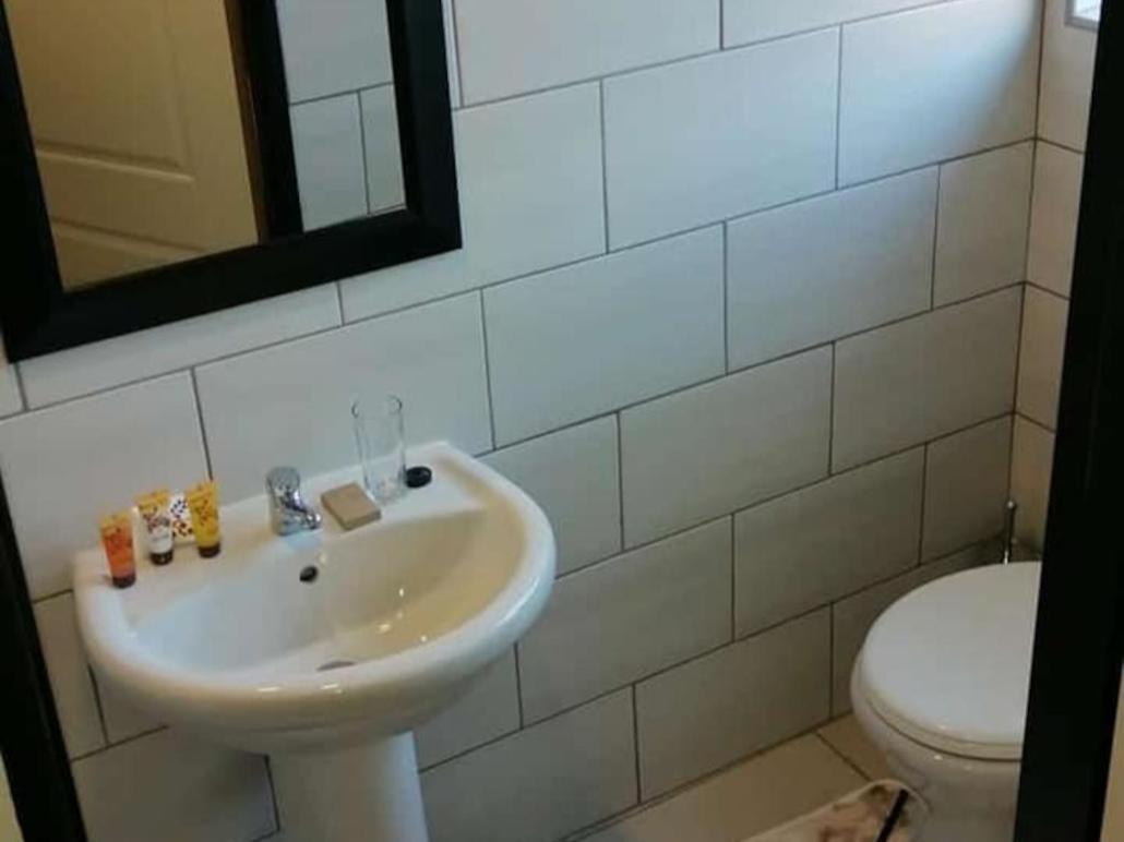Double Room with Private Bathroom photo 3