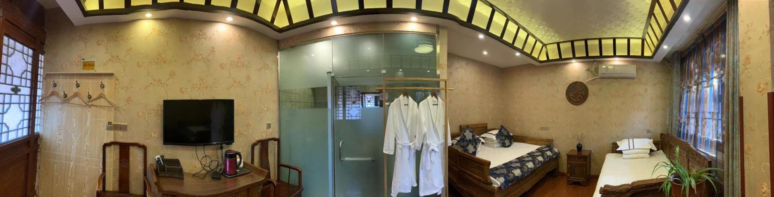 Triple Room with Private Bathroom photo 1