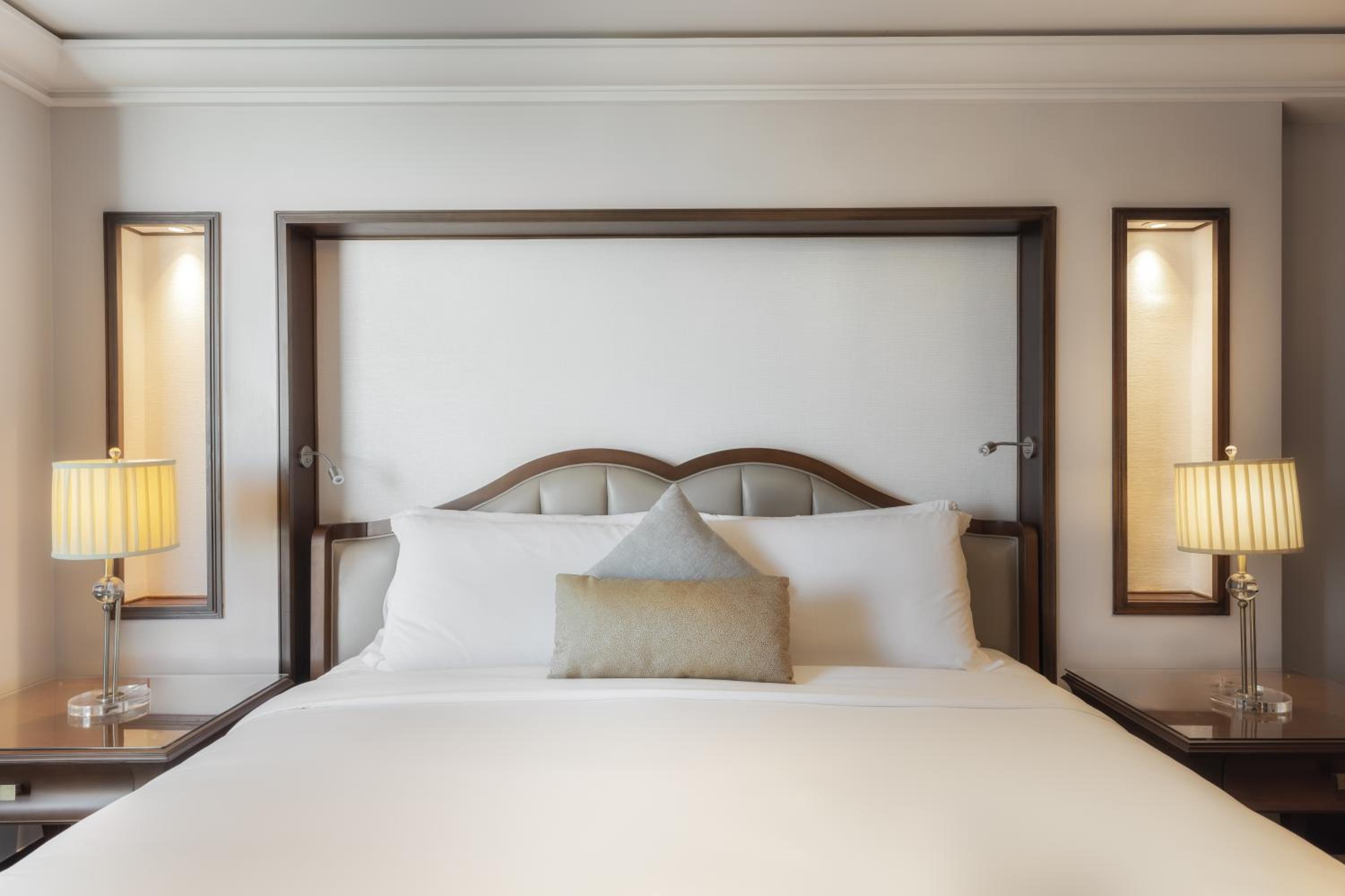 Presidential Two Bedrooms Suite City View