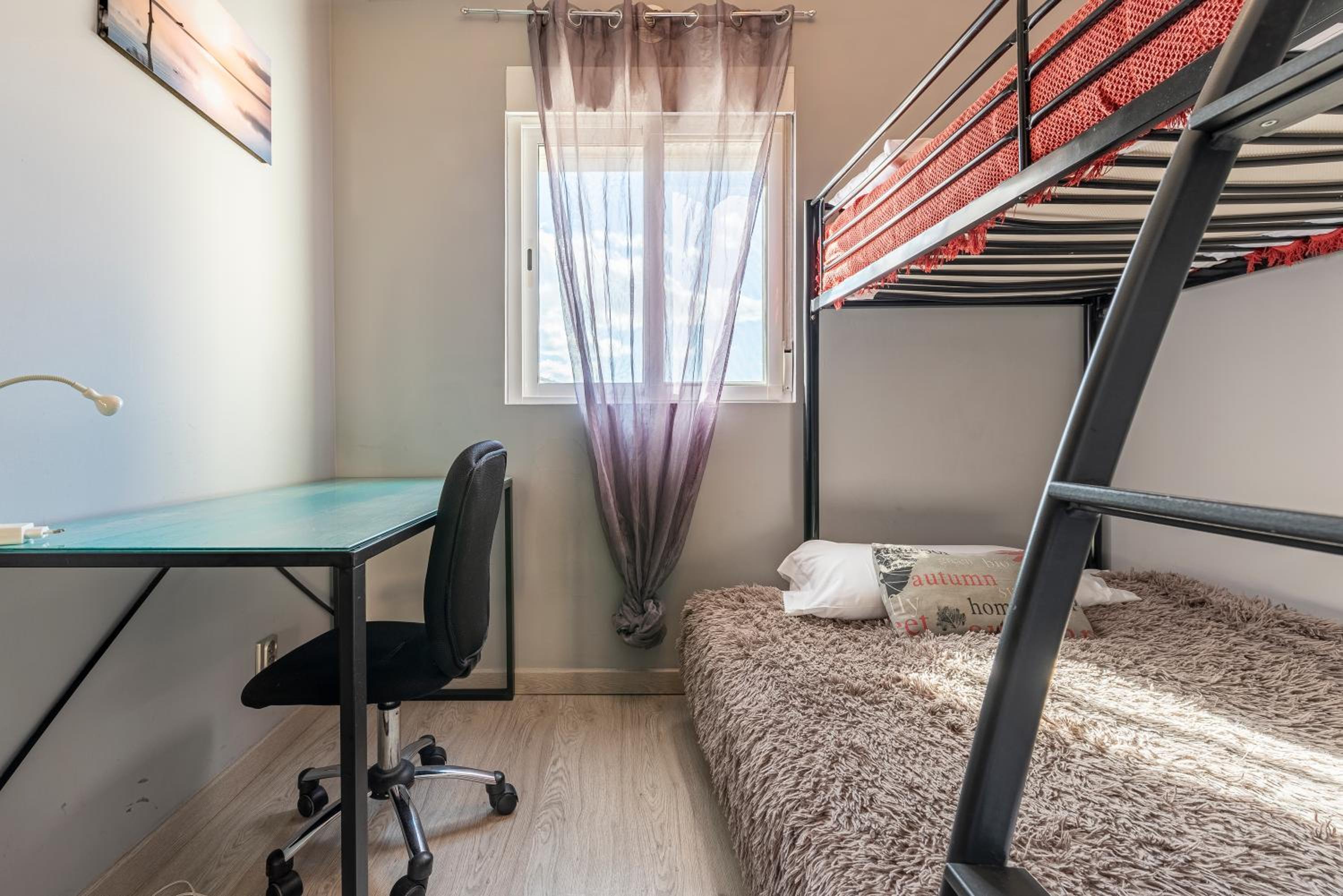 Apartamento de Tres Habitaciones (4to piso)