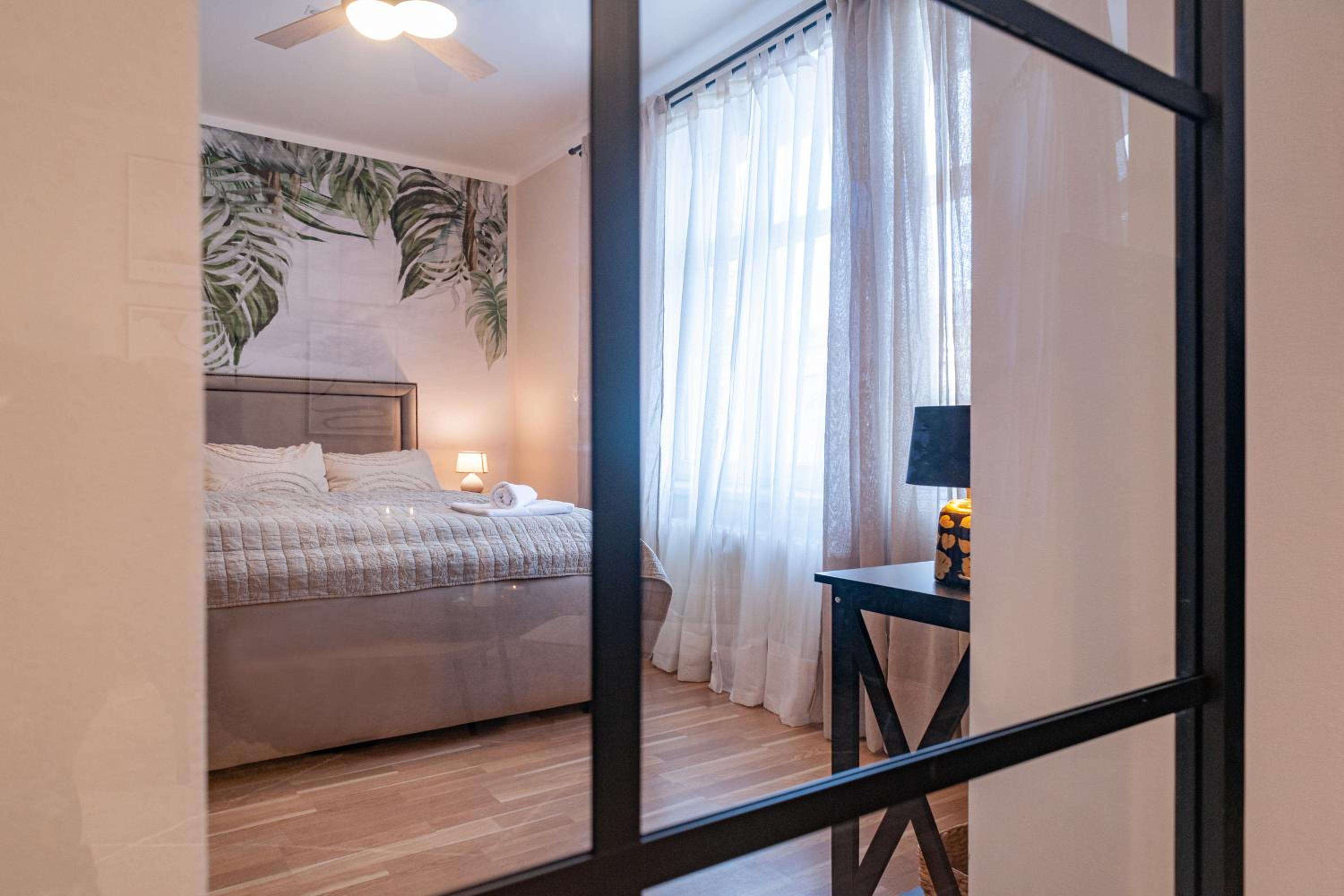 One-Bedroom Apartment - Photo 8