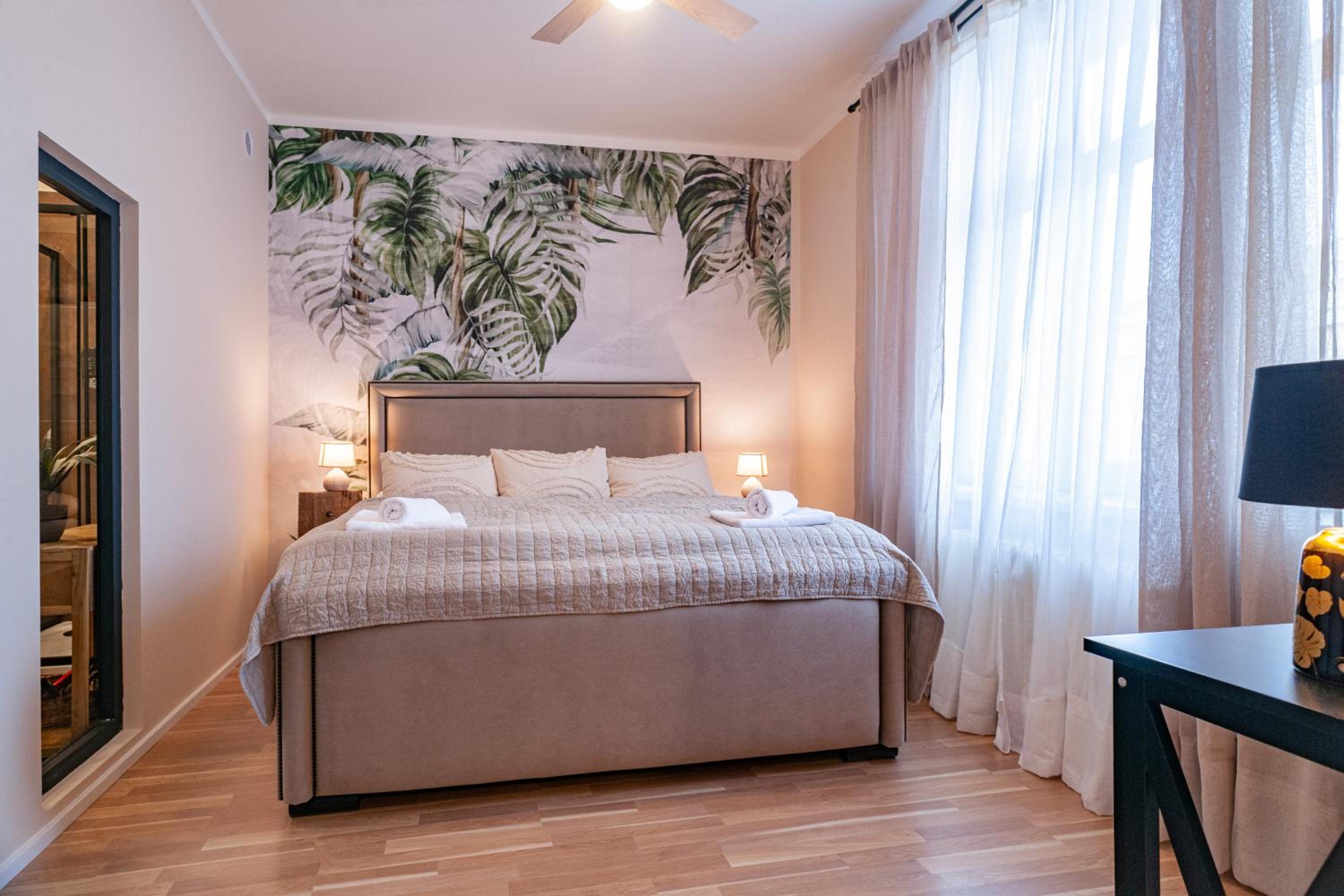 One-Bedroom Apartment - Photo 6