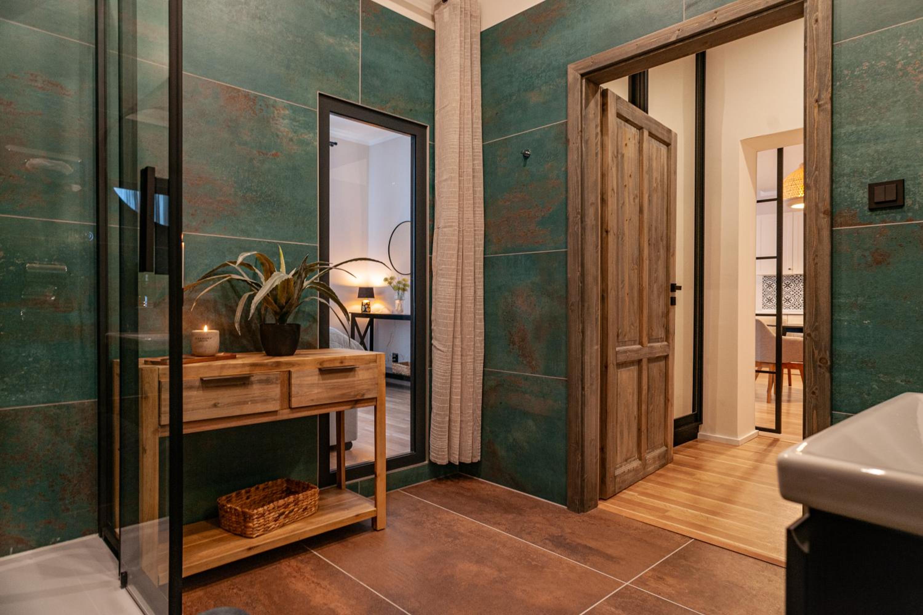 One-Bedroom Apartment - Photo 4