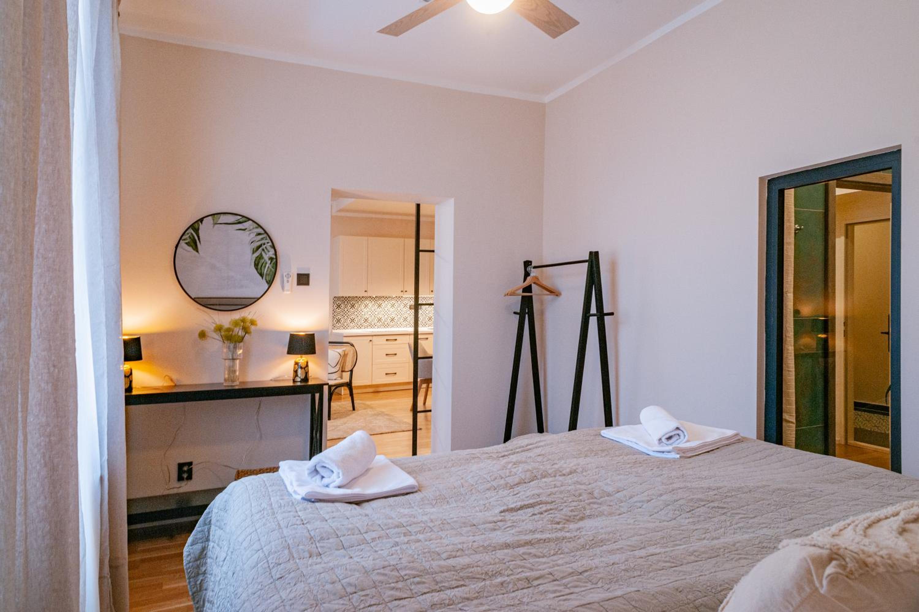 One-Bedroom Apartment - Photo 11