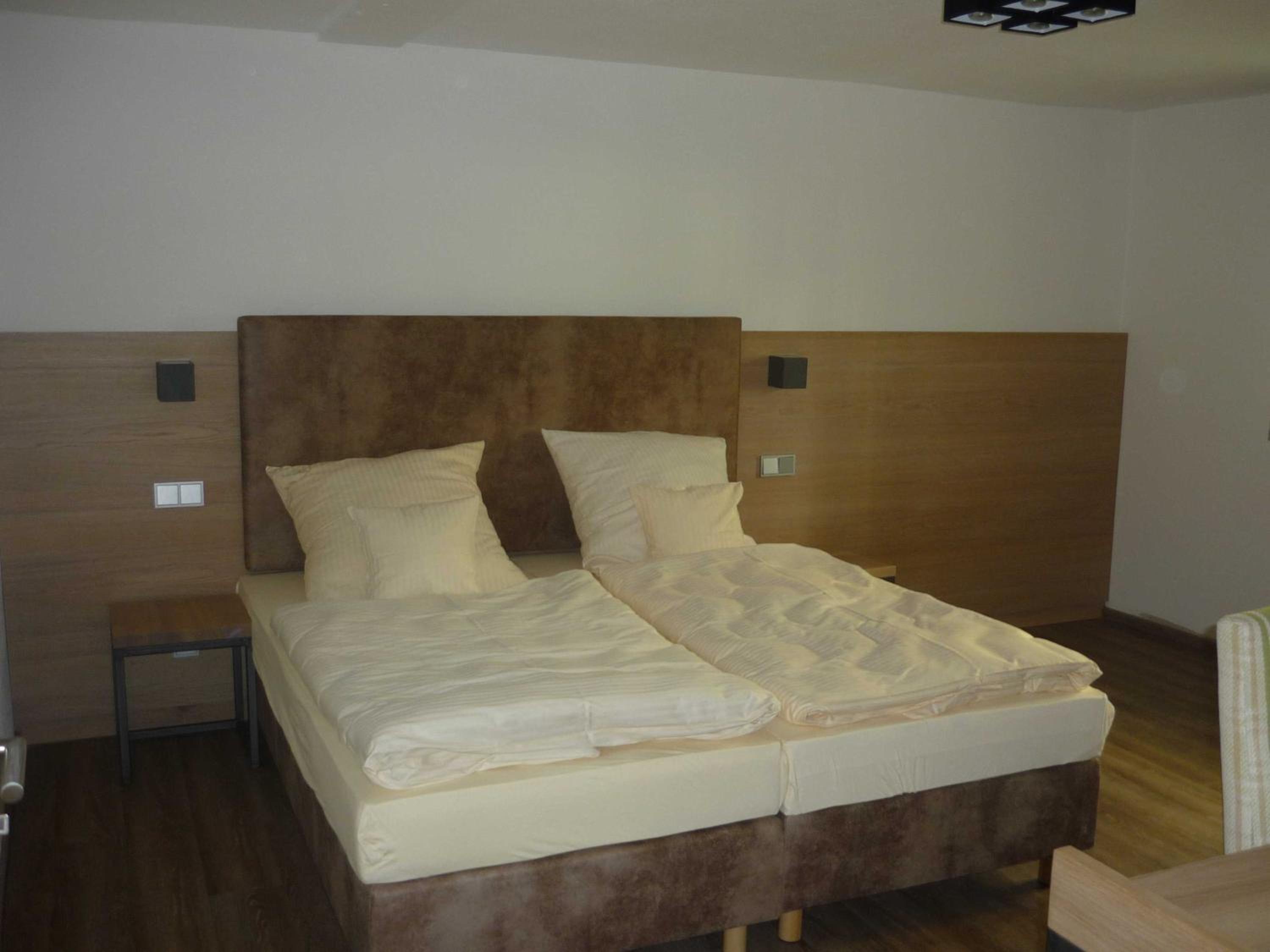 Two-Bedroom Apartment with Shower  photo 3