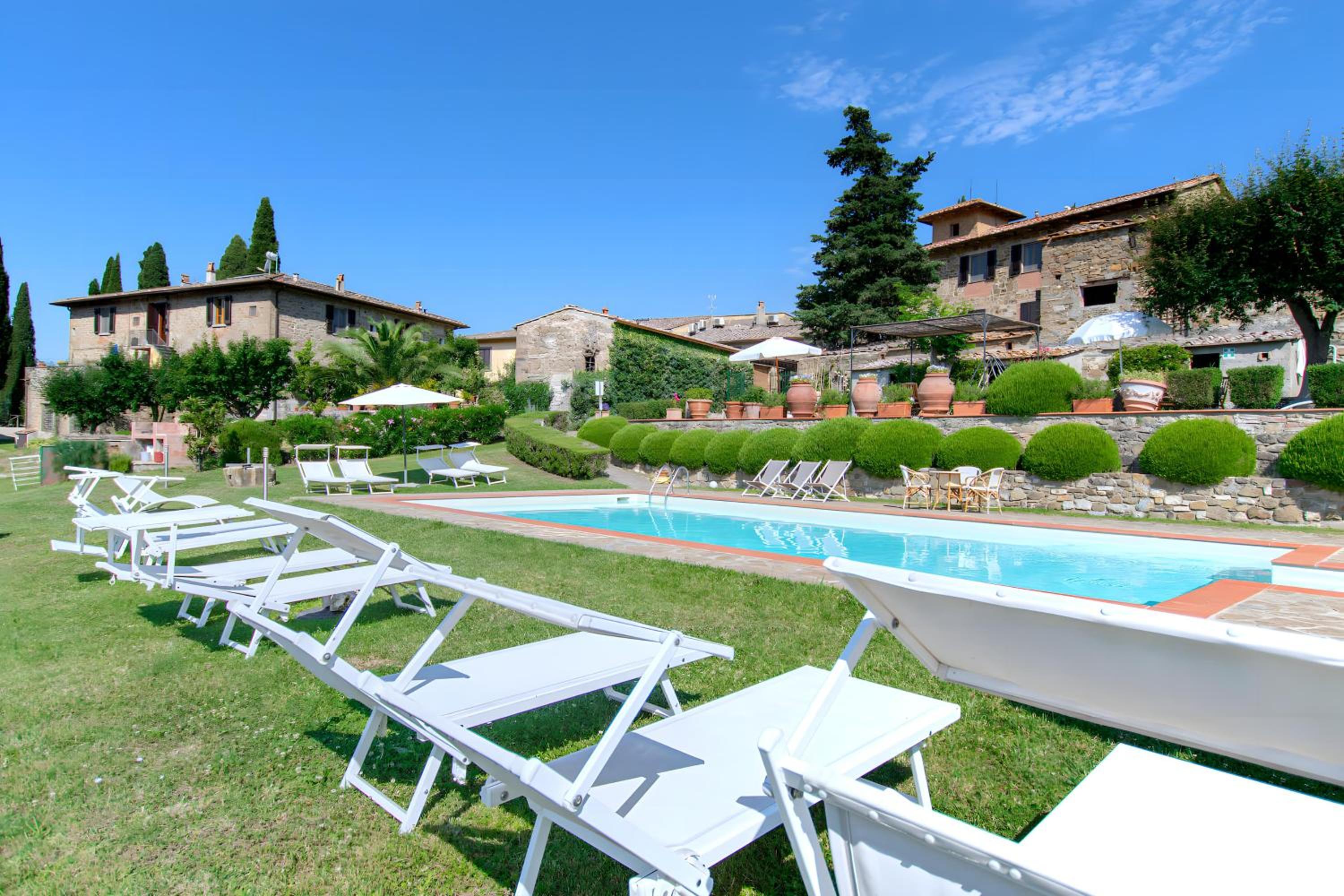 Double Room with Pool View photo 3