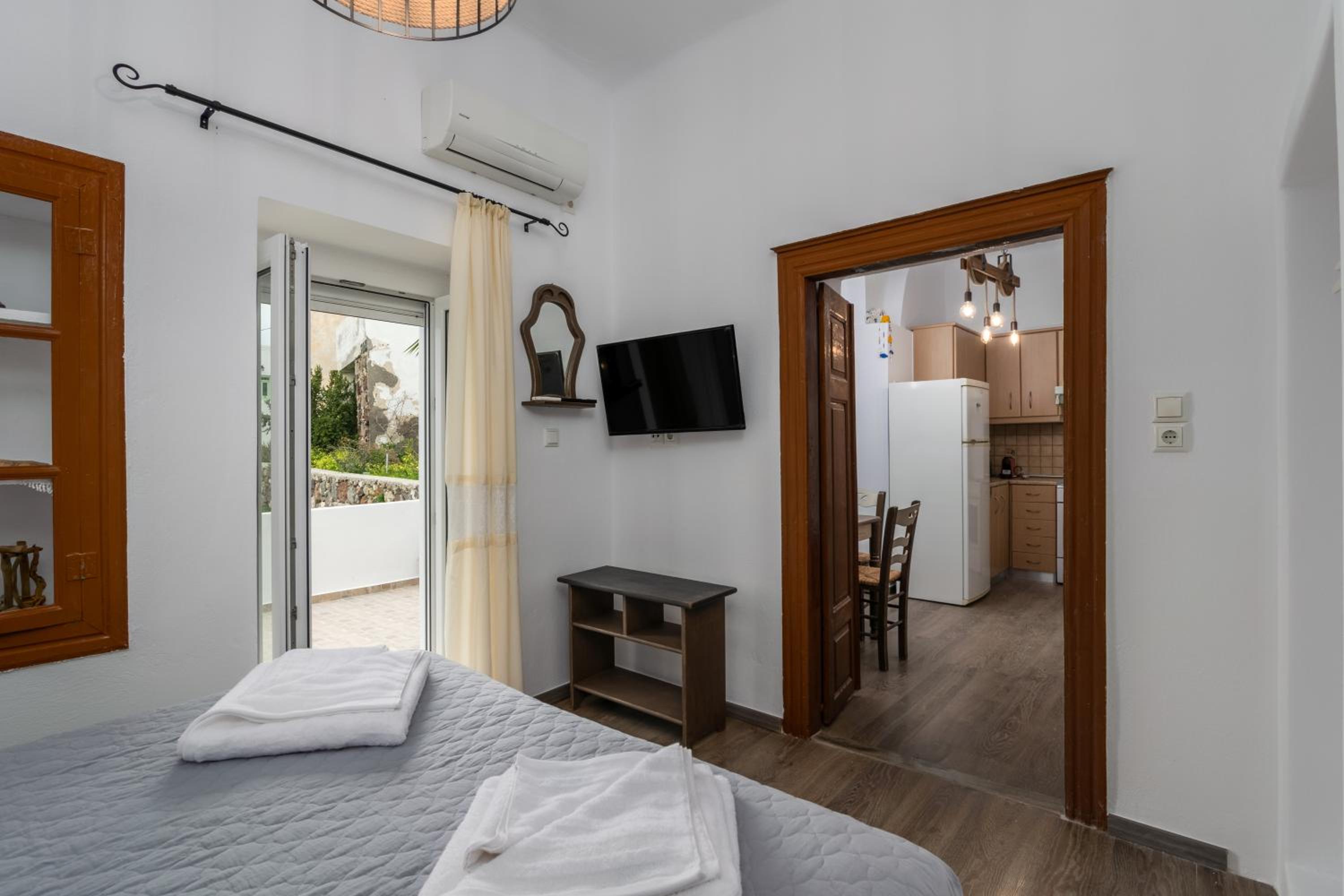 One-Bedroom House photo 1