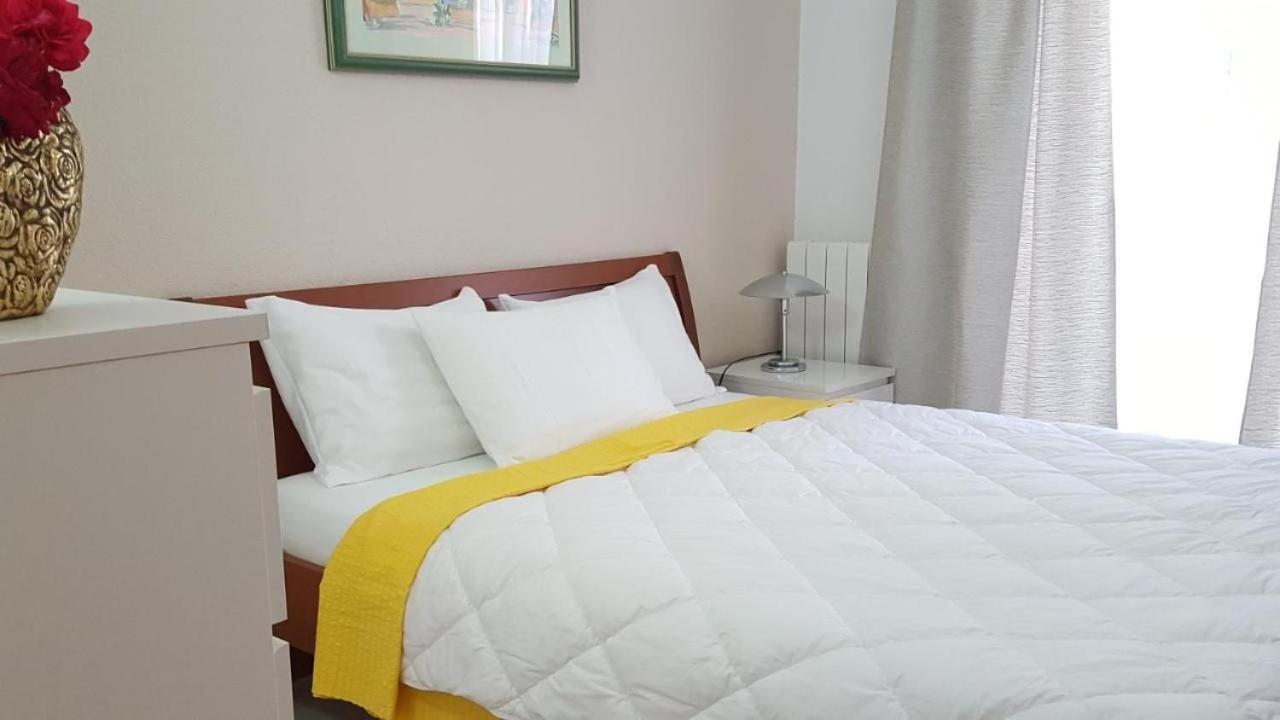 One-Bedroom Apartment with Terrace