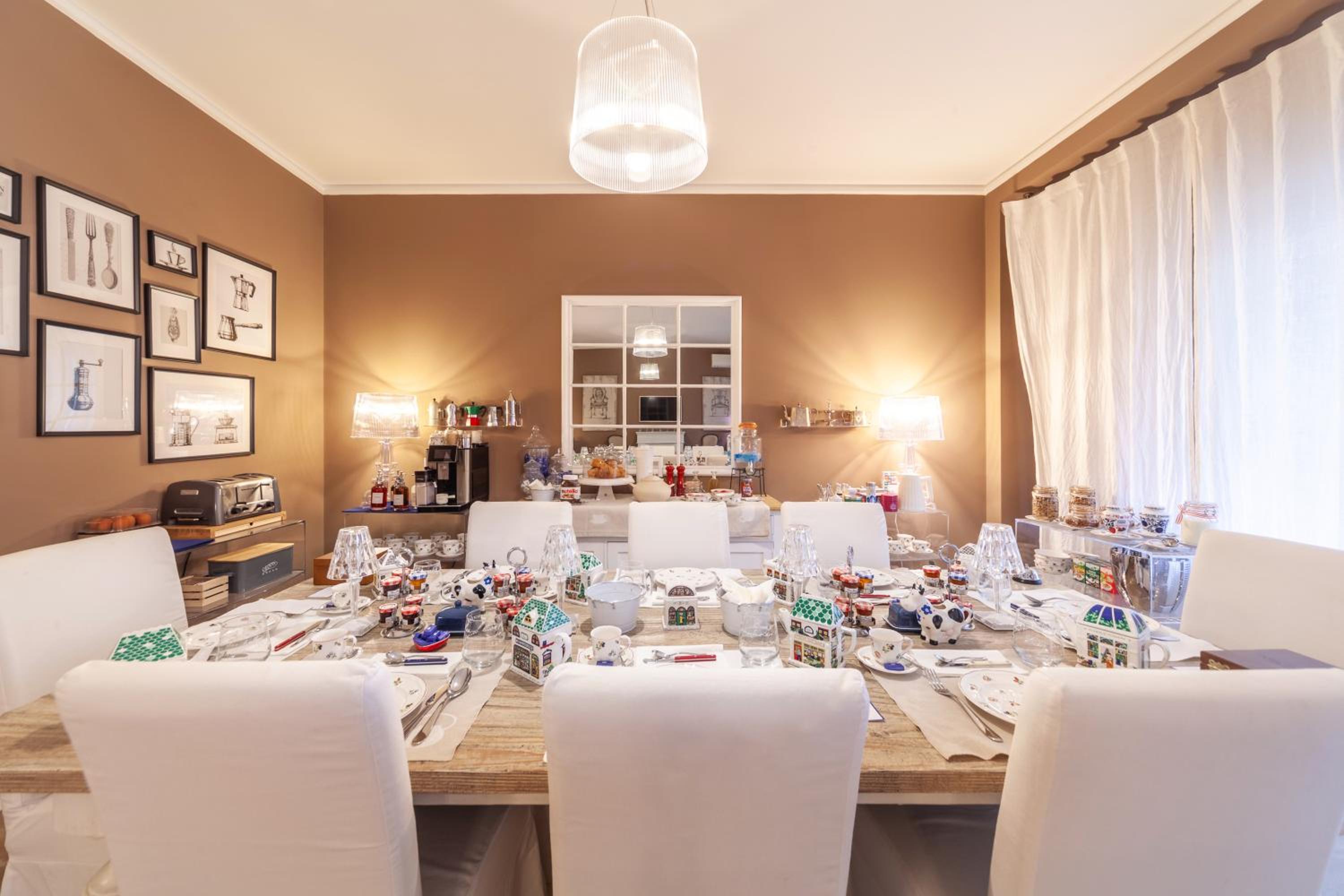 Large Double Room - Photo 10