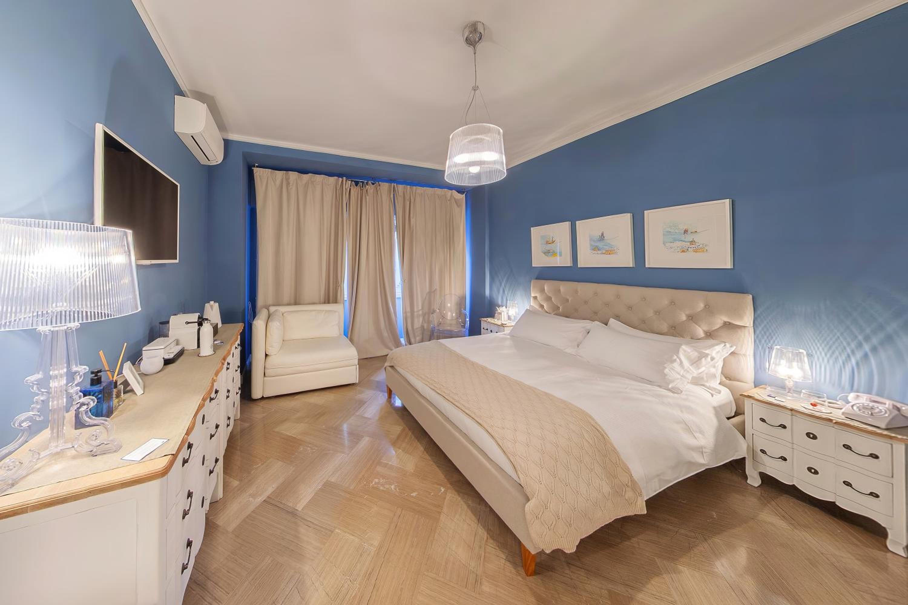 Large Double Room - Photo 4