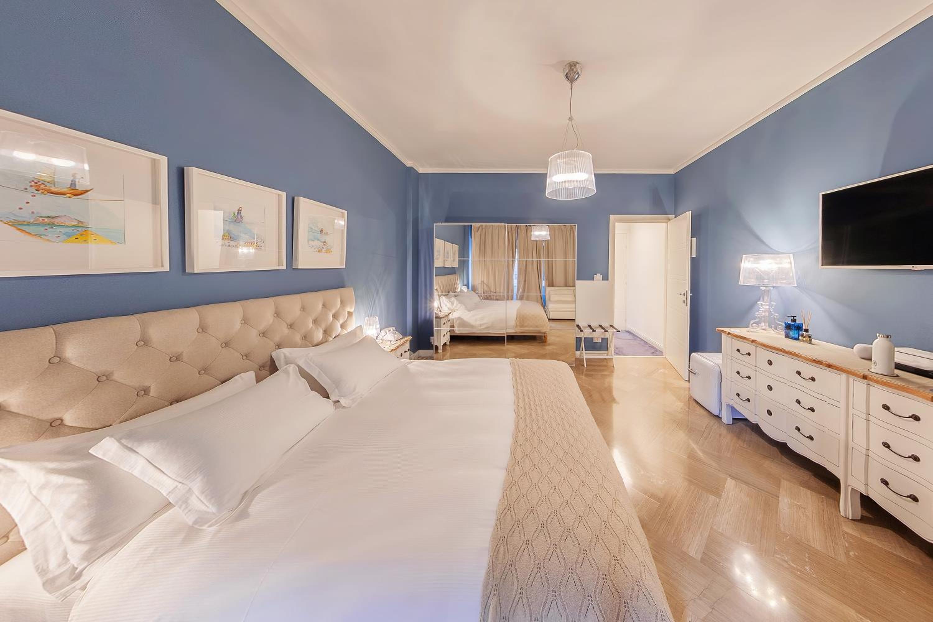 Large Double Room - Photo 17