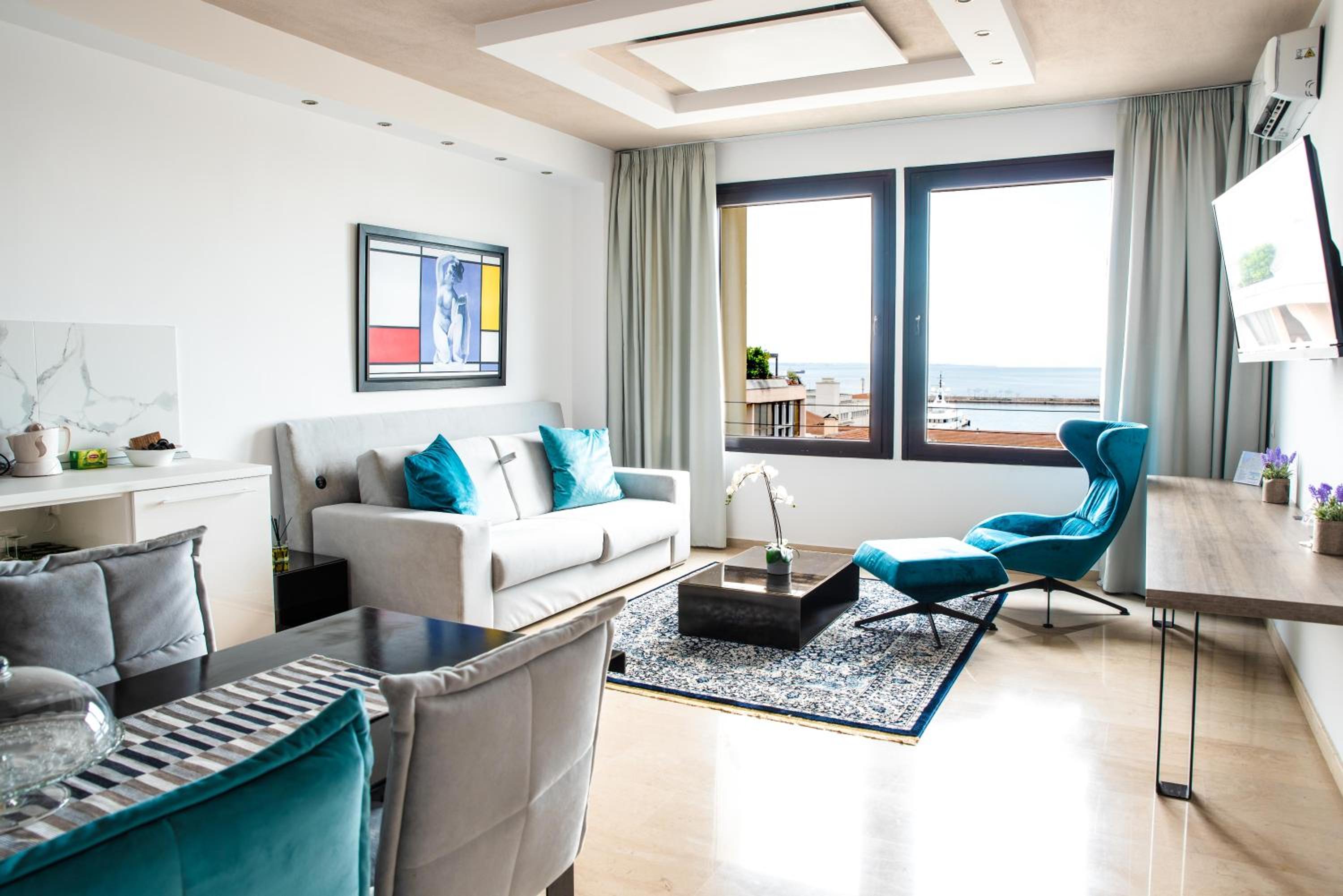 Apartment with Sea View - Photo 4