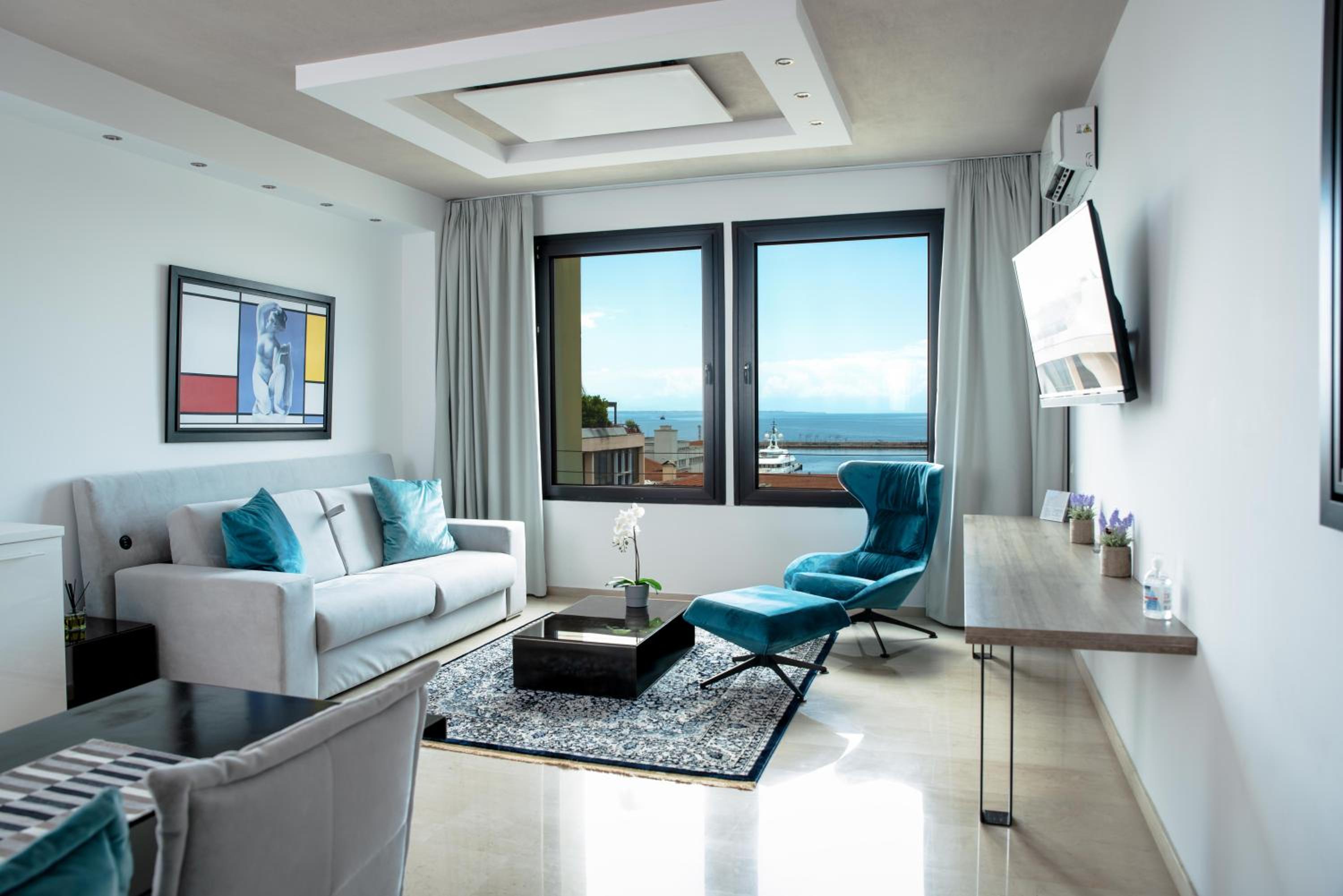 Apartment with Sea View - Photo 1