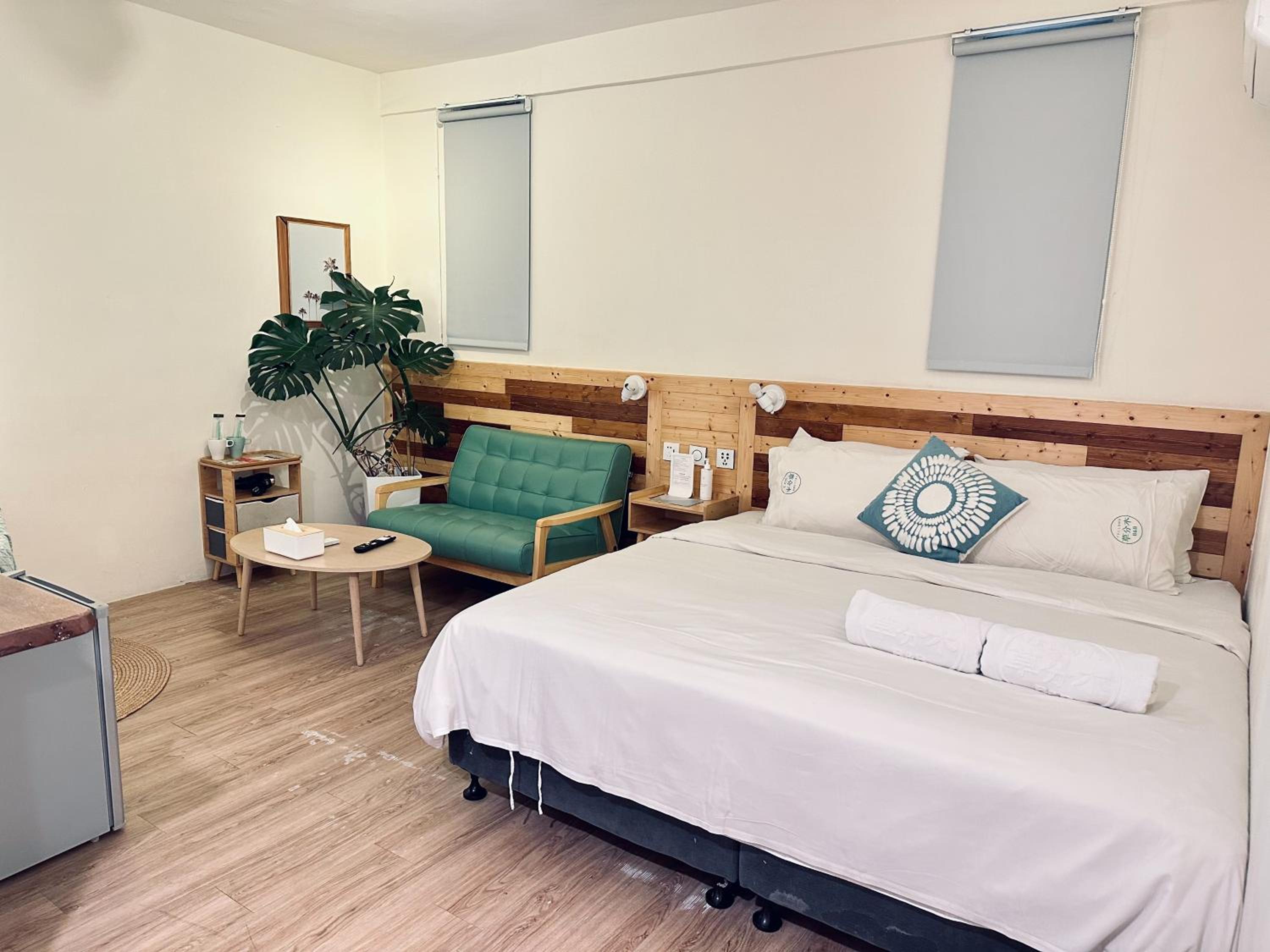 Standard Double Room (No Window) - Photo 5