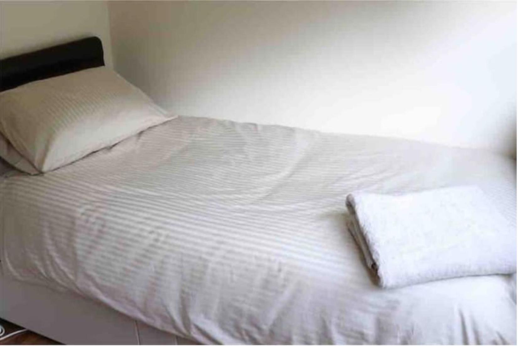 Double Room With Shared Bathroom photo 3