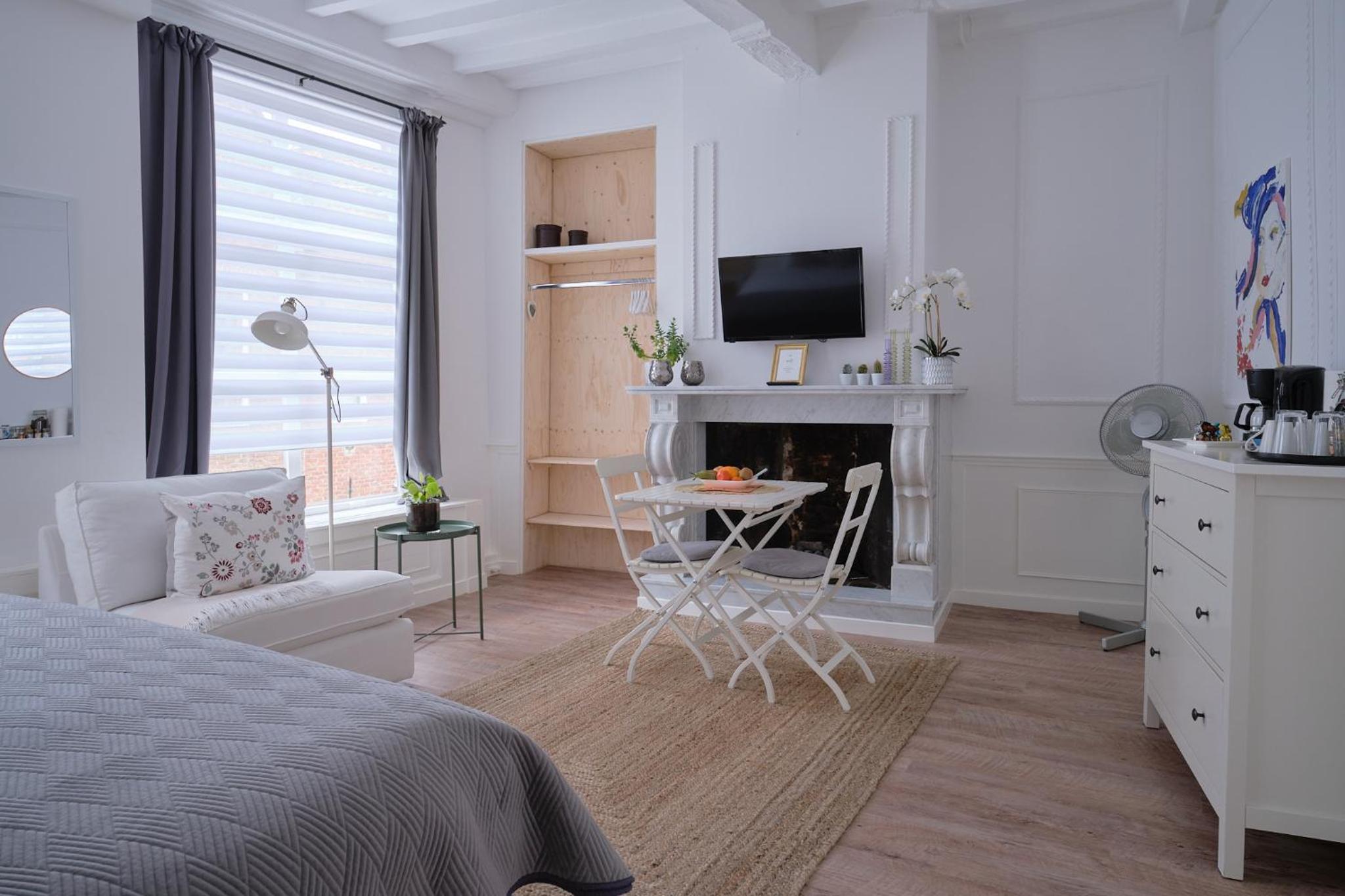 Double Room with Private Bathroom - Photo 6