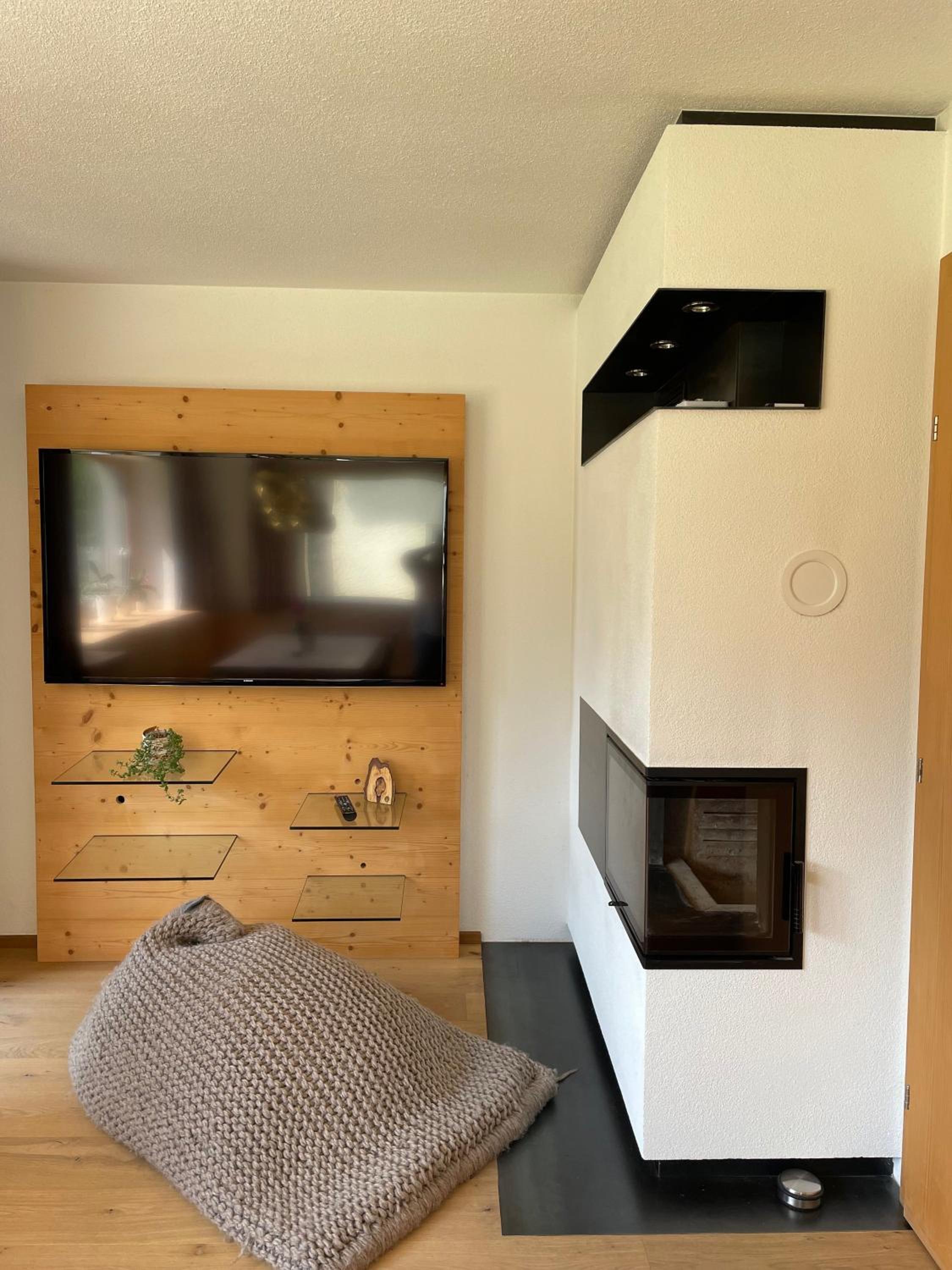 One-Bedroom Apartment with Terrace photo 1