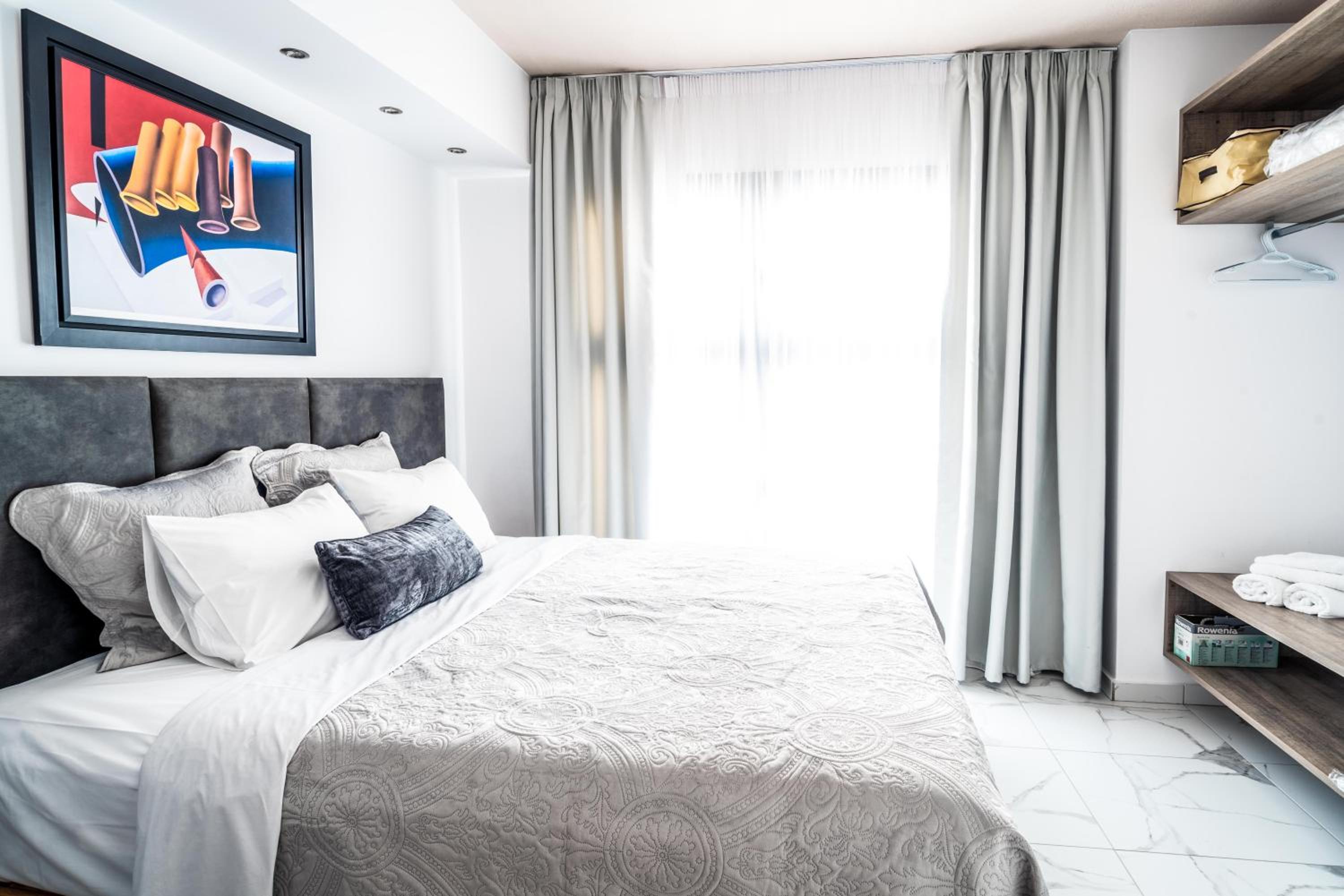 Apartment with Sea View - Photo 8