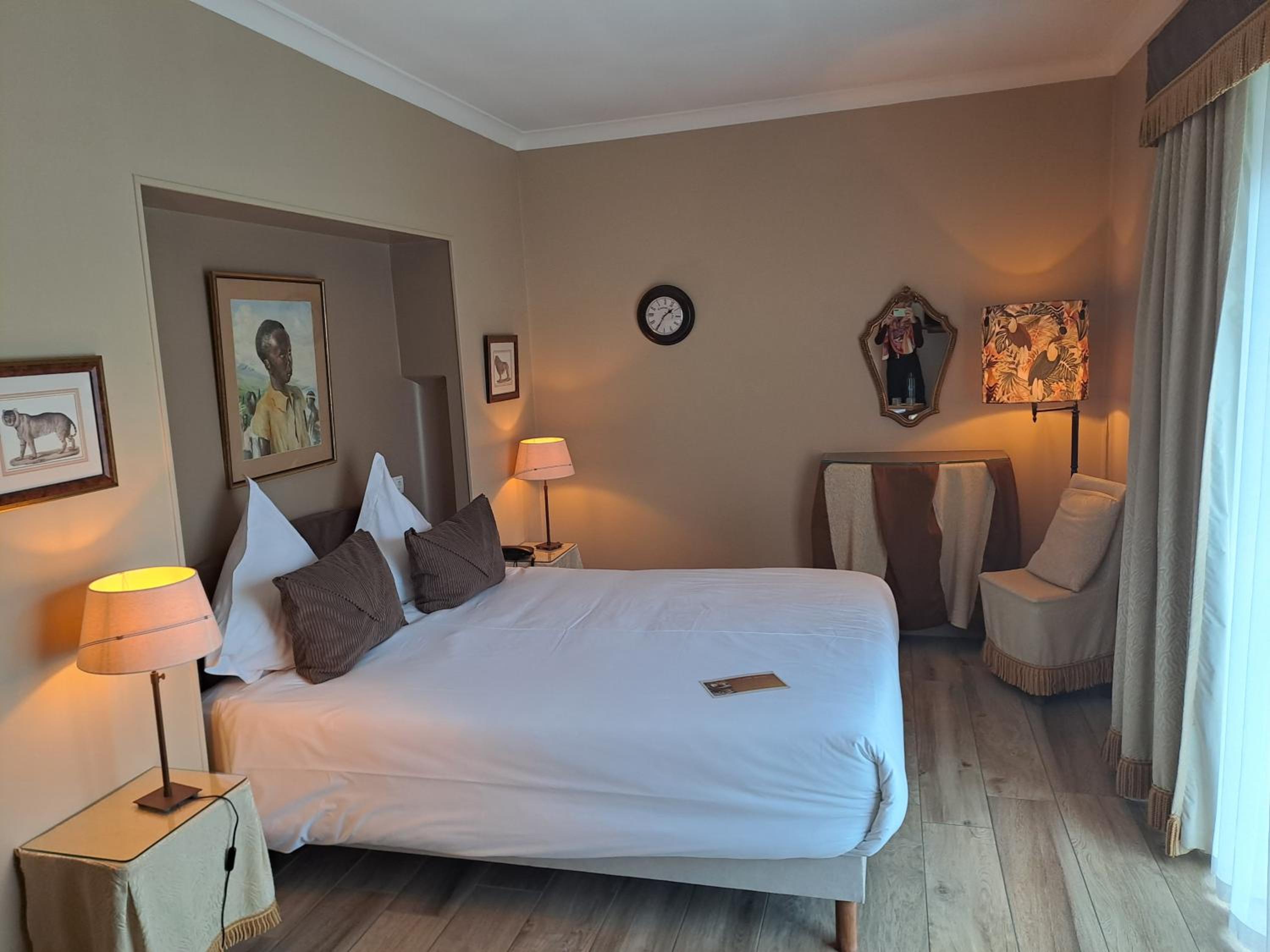 Standard Double Room - Photo 25